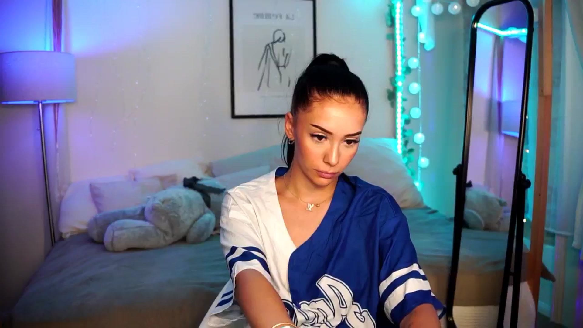 Gallery image thumbnail from Naomii18's myfreecams stream on, 07/15/2024, 15:22 image 17 of 20