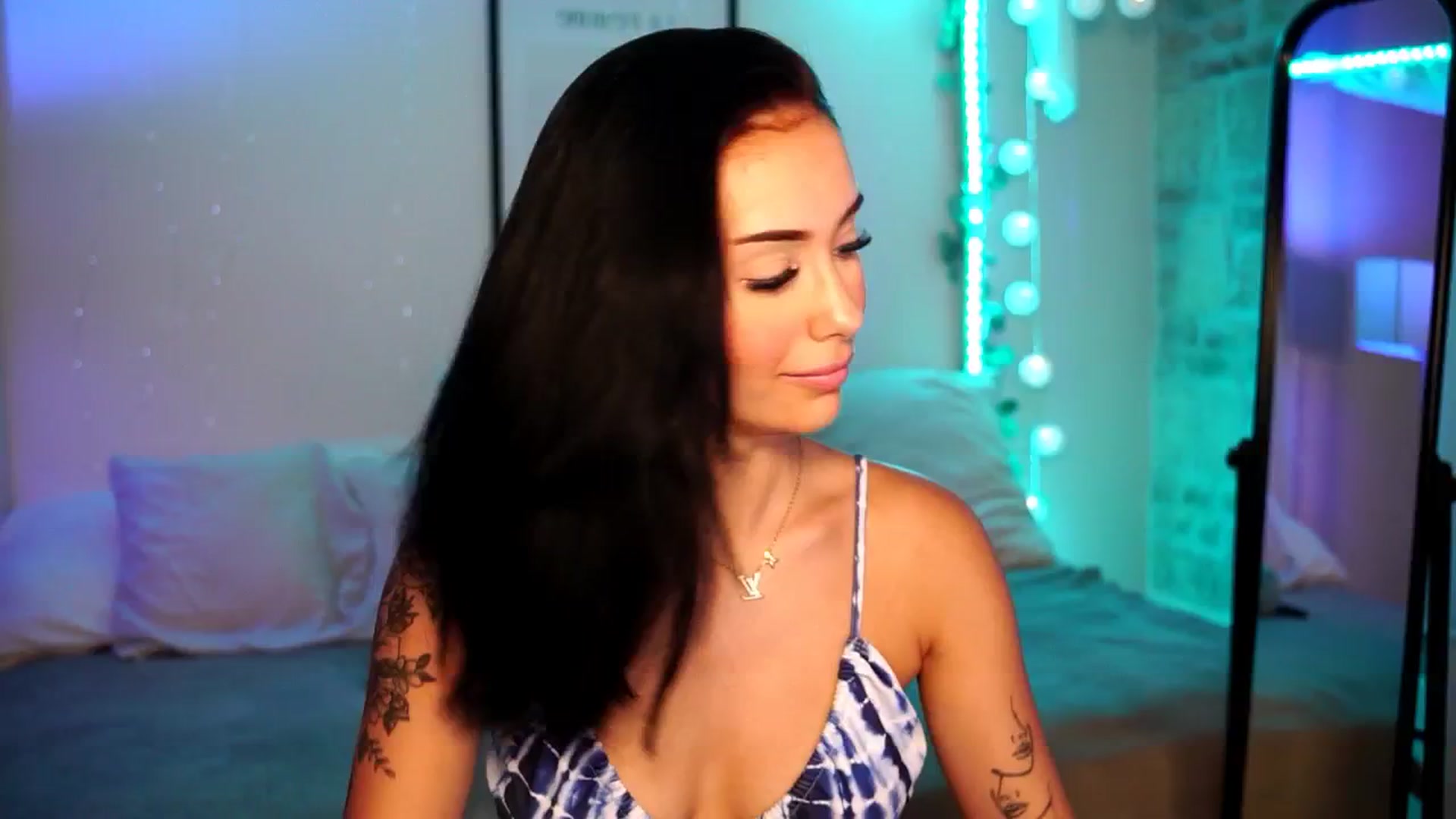 Gallery image thumbnail from Naomii18's myfreecams stream on, 07/16/2024, 17:43 image 7 of 20