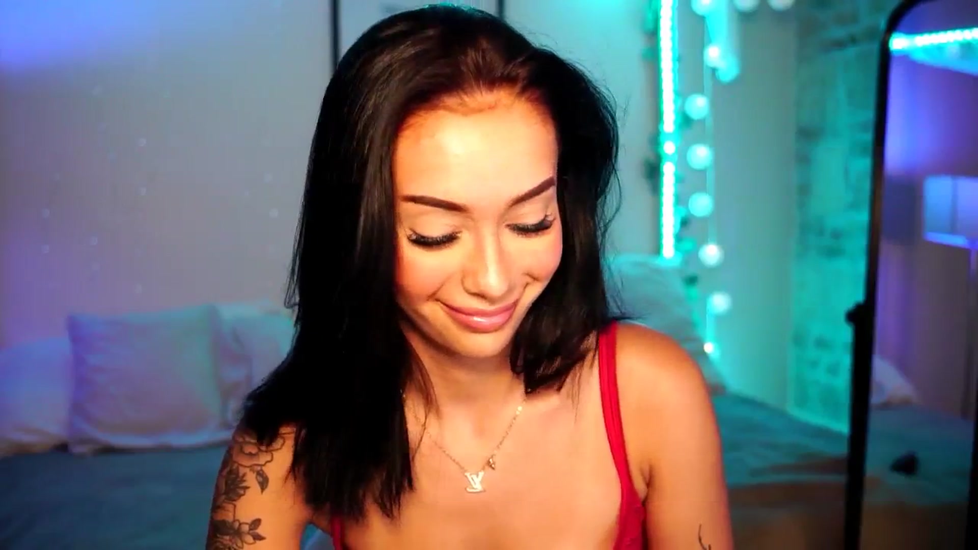 Gallery image thumbnail from Naomii18's myfreecams stream on, 07/16/2024, 18:38 image 2 of 20