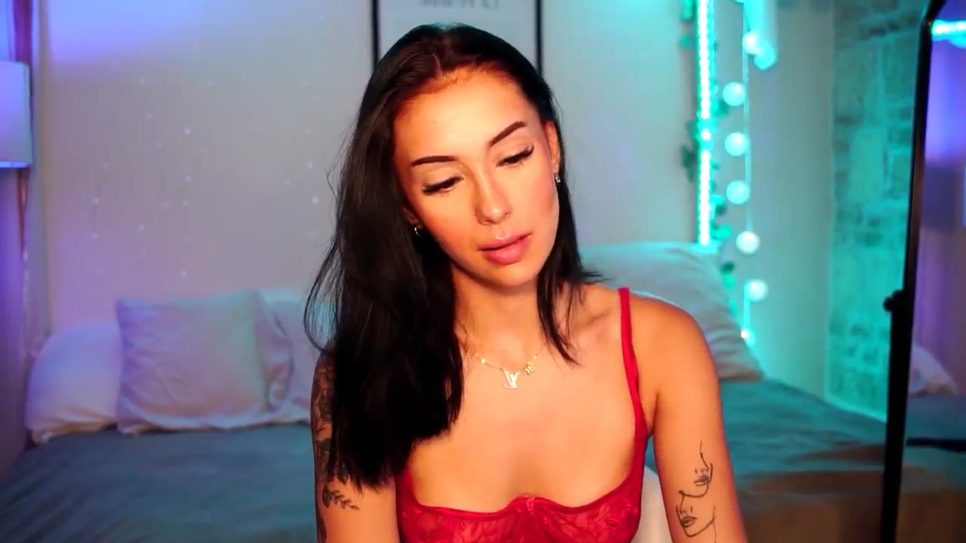 Gallery image thumbnail from Naomii18's myfreecams stream on, 07/16/2024, 18:38 image 16 of 20