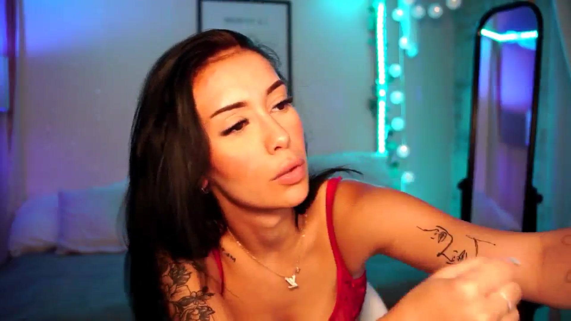 Gallery image thumbnail from Naomii18's myfreecams stream on, 07/16/2024, 20:42 image 2 of 20
