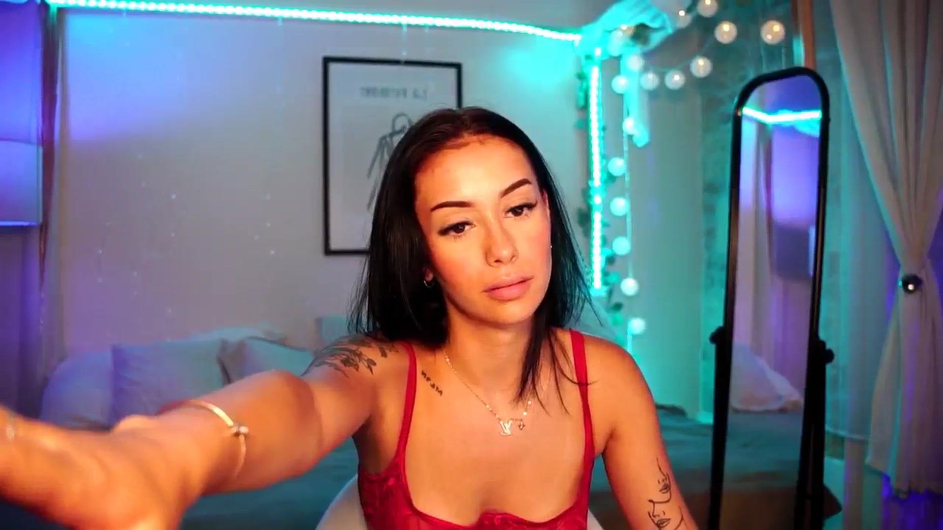 Gallery image thumbnail from Naomii18's myfreecams stream on, 07/16/2024, 20:42 image 9 of 20