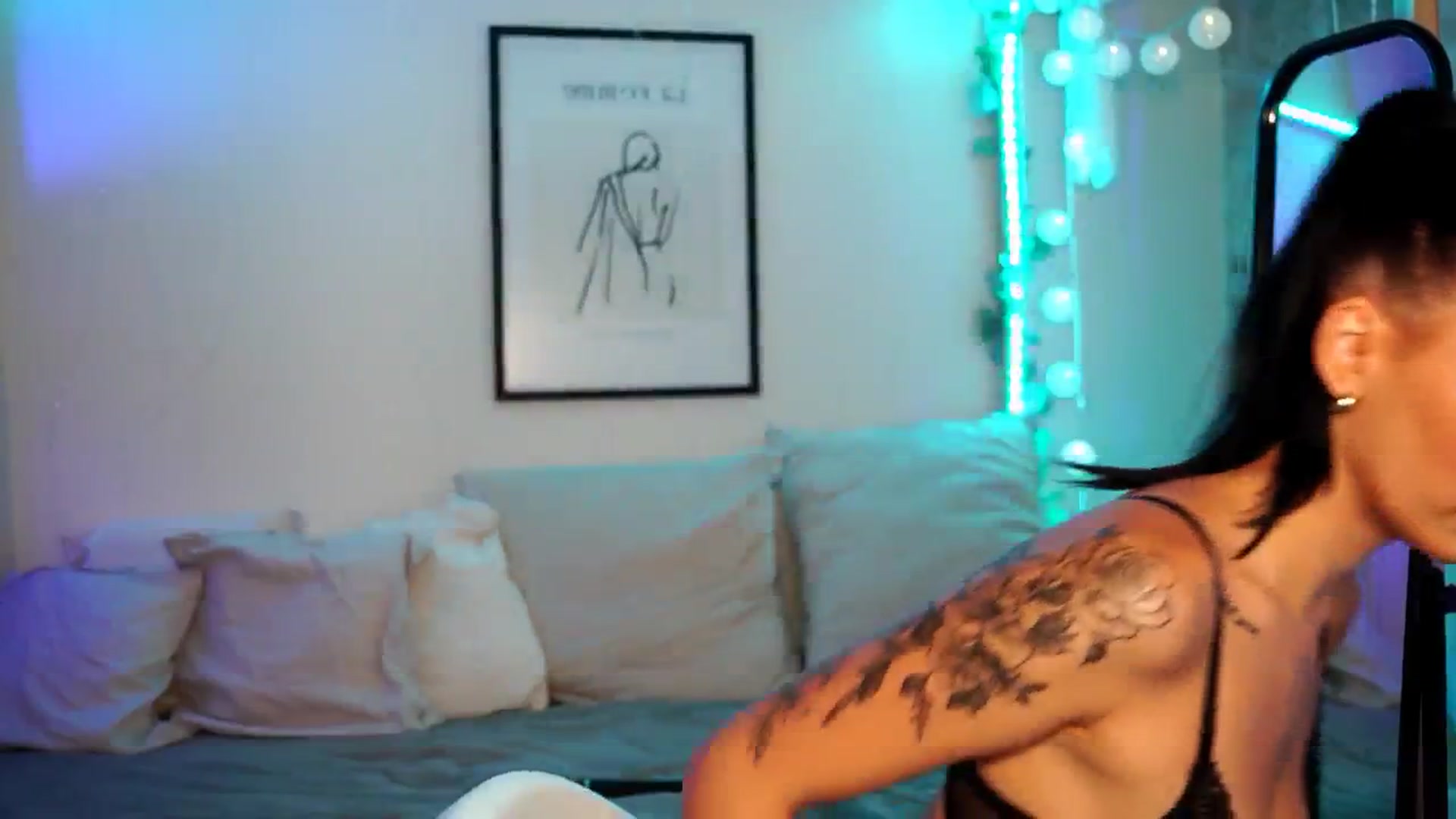 Gallery image thumbnail from Naomii18's myfreecams stream on, 07/17/2024, 12:03 image 16 of 20