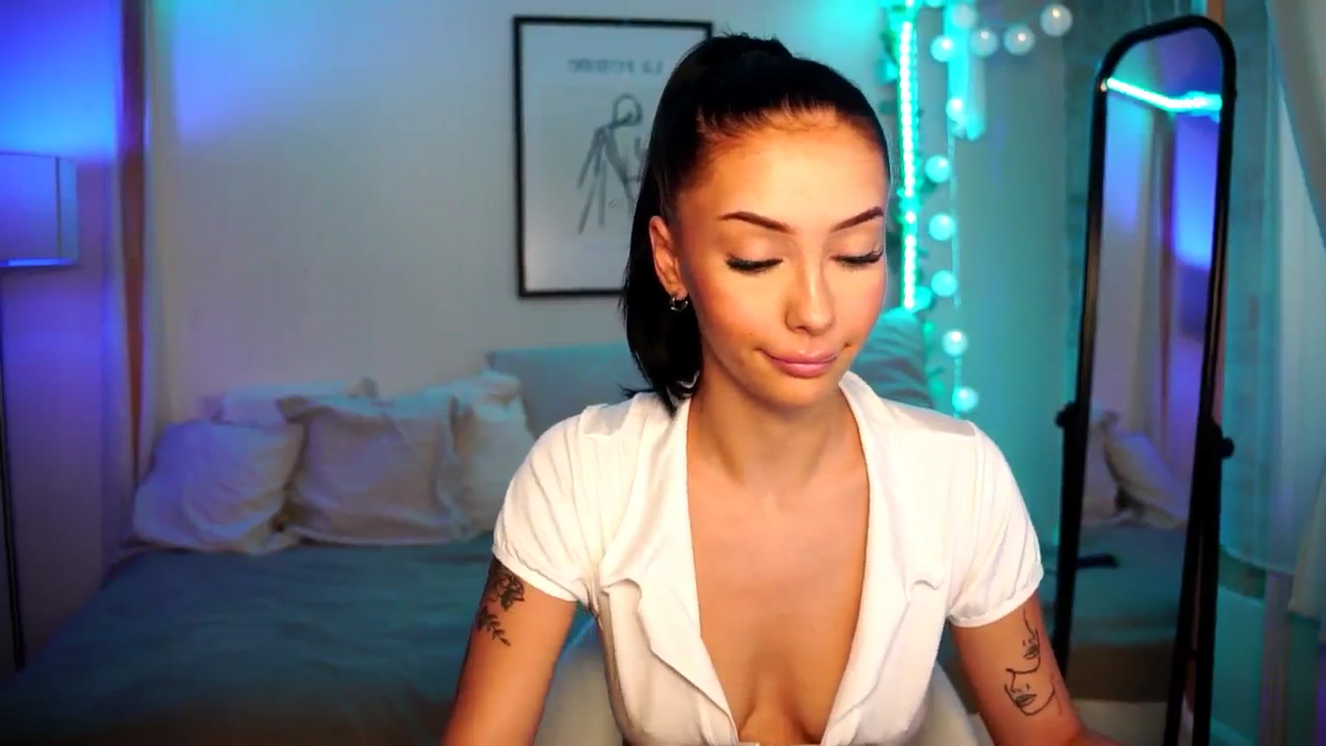 Gallery image thumbnail from Naomii18's myfreecams stream on, 07/17/2024, 13:09 image 6 of 20
