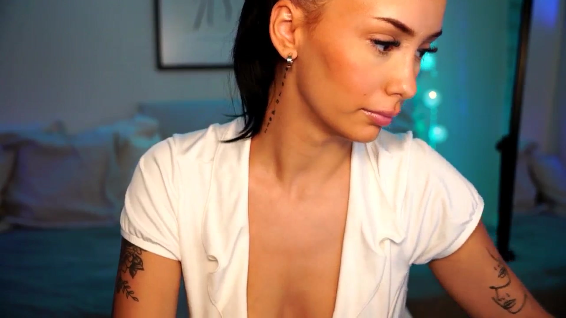 Gallery image thumbnail from Naomii18's myfreecams stream on, 07/17/2024, 13:09 image 16 of 20