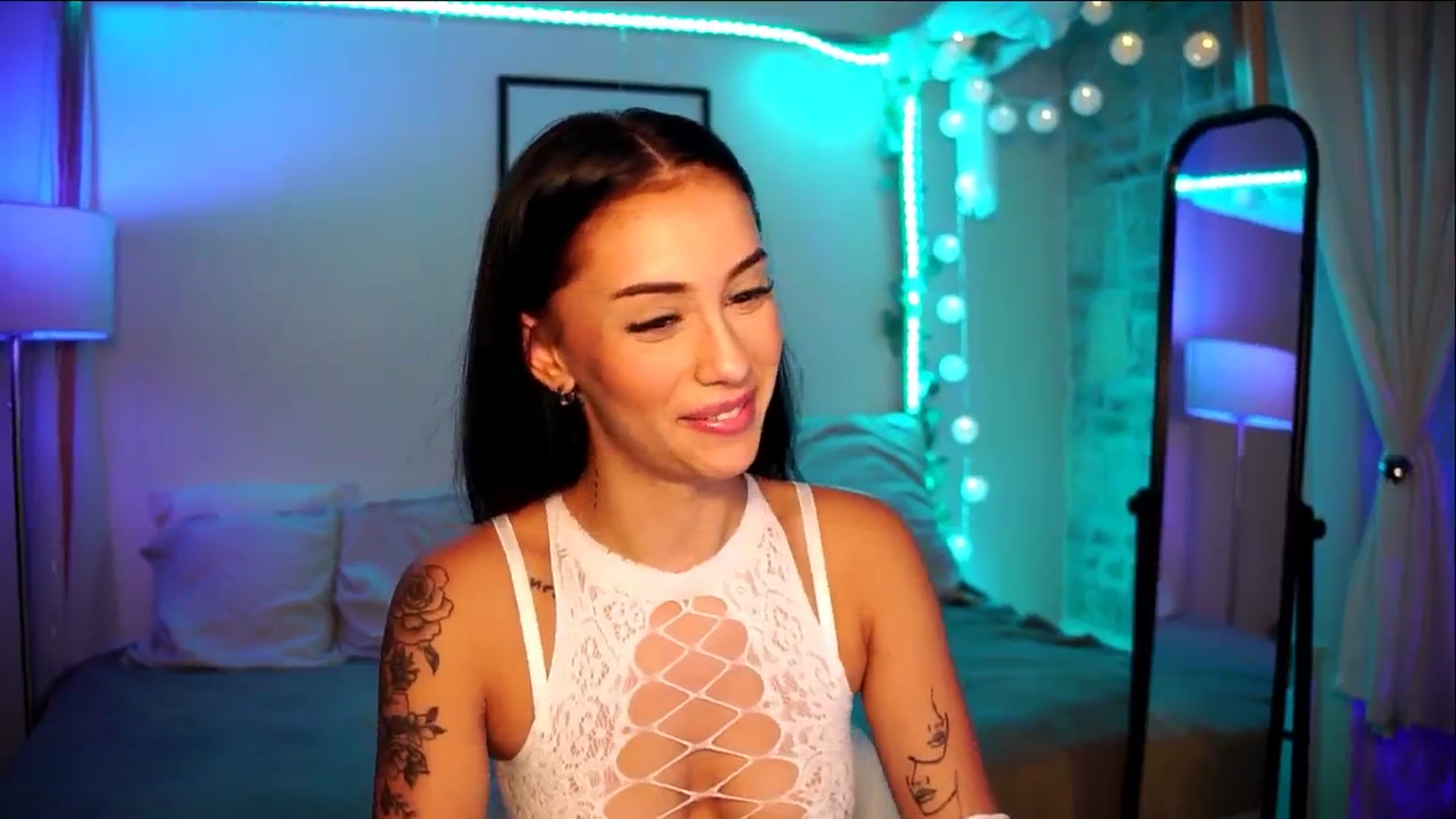 Gallery image thumbnail from Naomii18's myfreecams stream on, 07/18/2024, 18:33 image 9 of 20