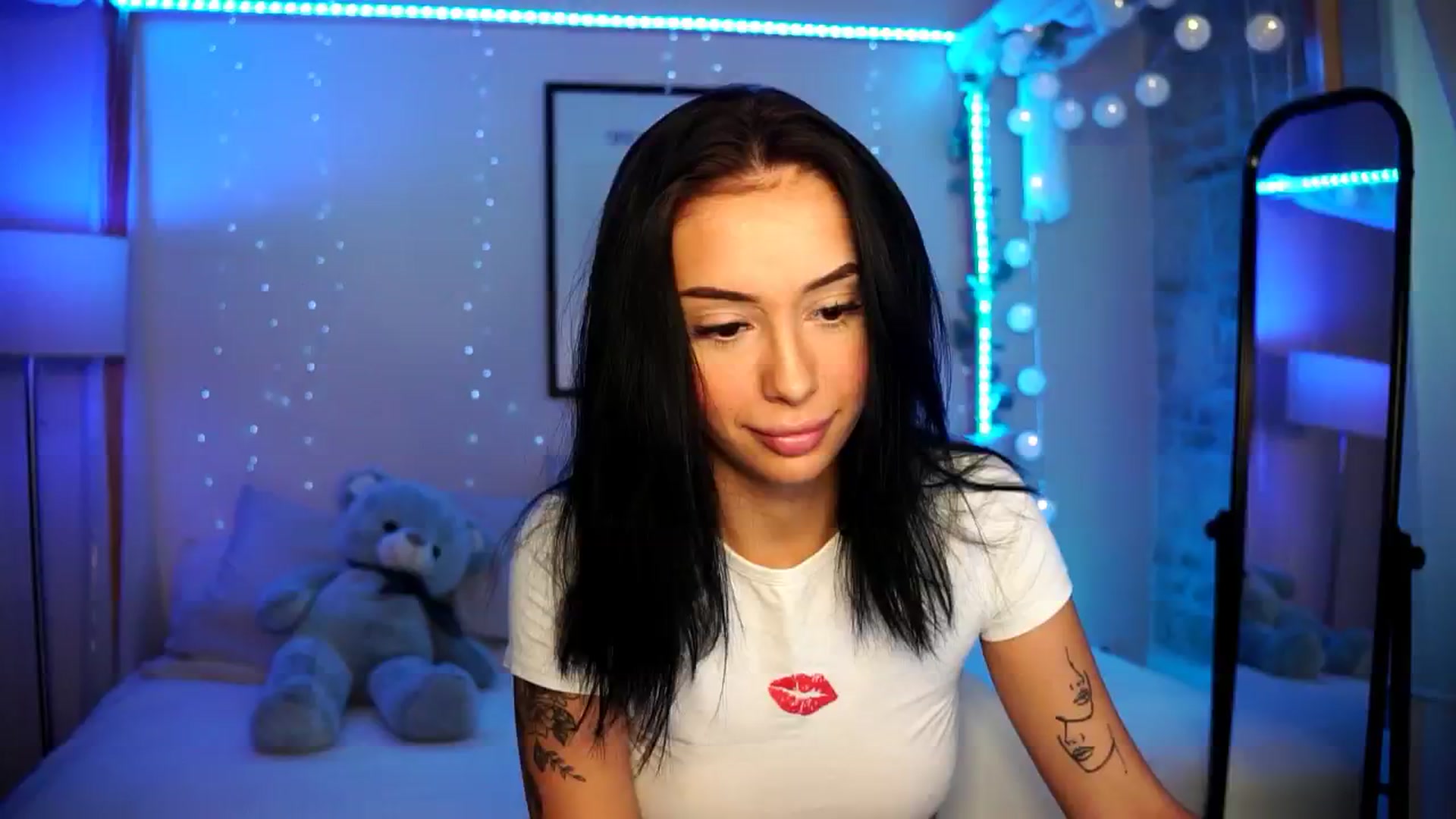 Gallery image thumbnail from Naomii18's myfreecams stream on, 07/27/2024, 14:53 image 1 of 20