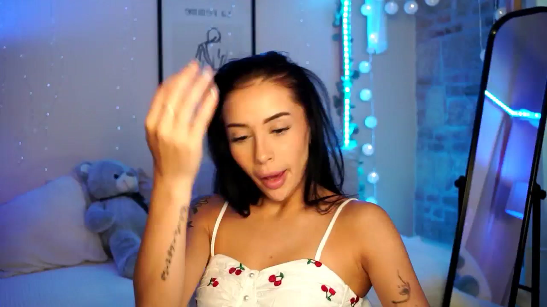Gallery image thumbnail from Naomii18's myfreecams stream on, 07/28/2024, 15:04 image 8 of 20