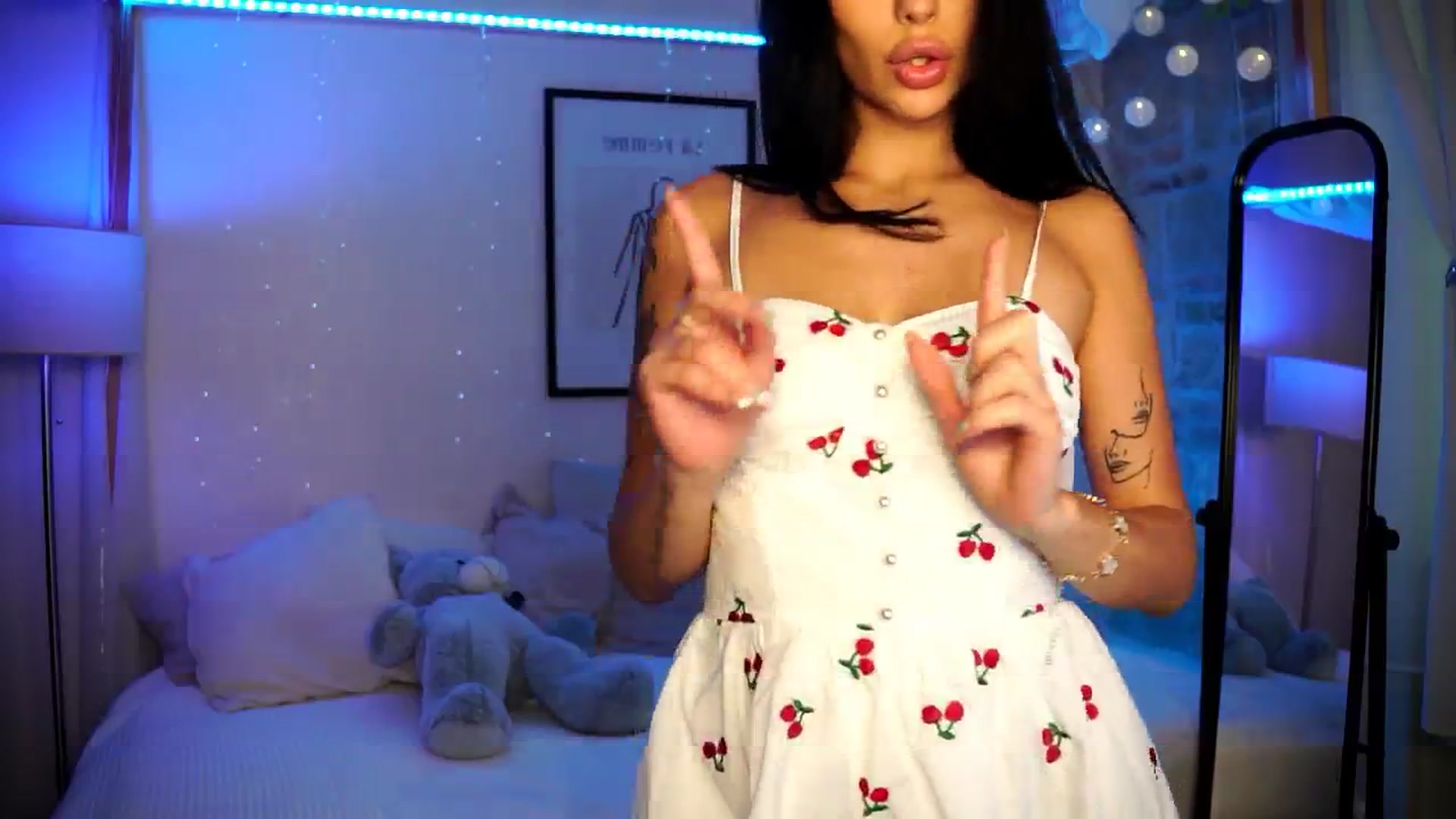 Gallery image thumbnail from Naomii18's myfreecams stream on, 07/28/2024, 17:50 image 8 of 20