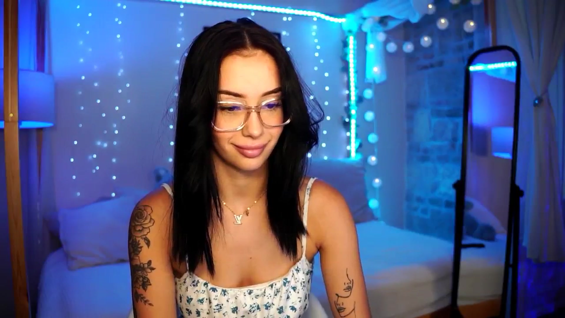 Gallery image thumbnail from Naomii18's myfreecams stream on, 07/29/2024, 18:34 image 11 of 20