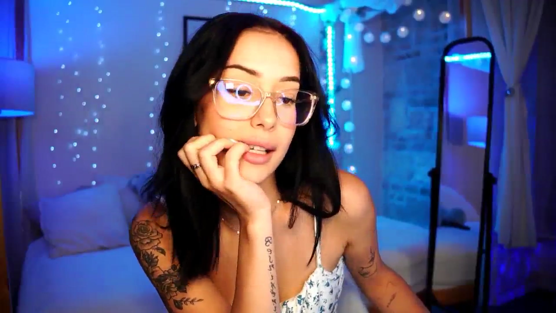 Gallery image thumbnail from Naomii18's myfreecams stream on, 07/29/2024, 21:05 image 4 of 20