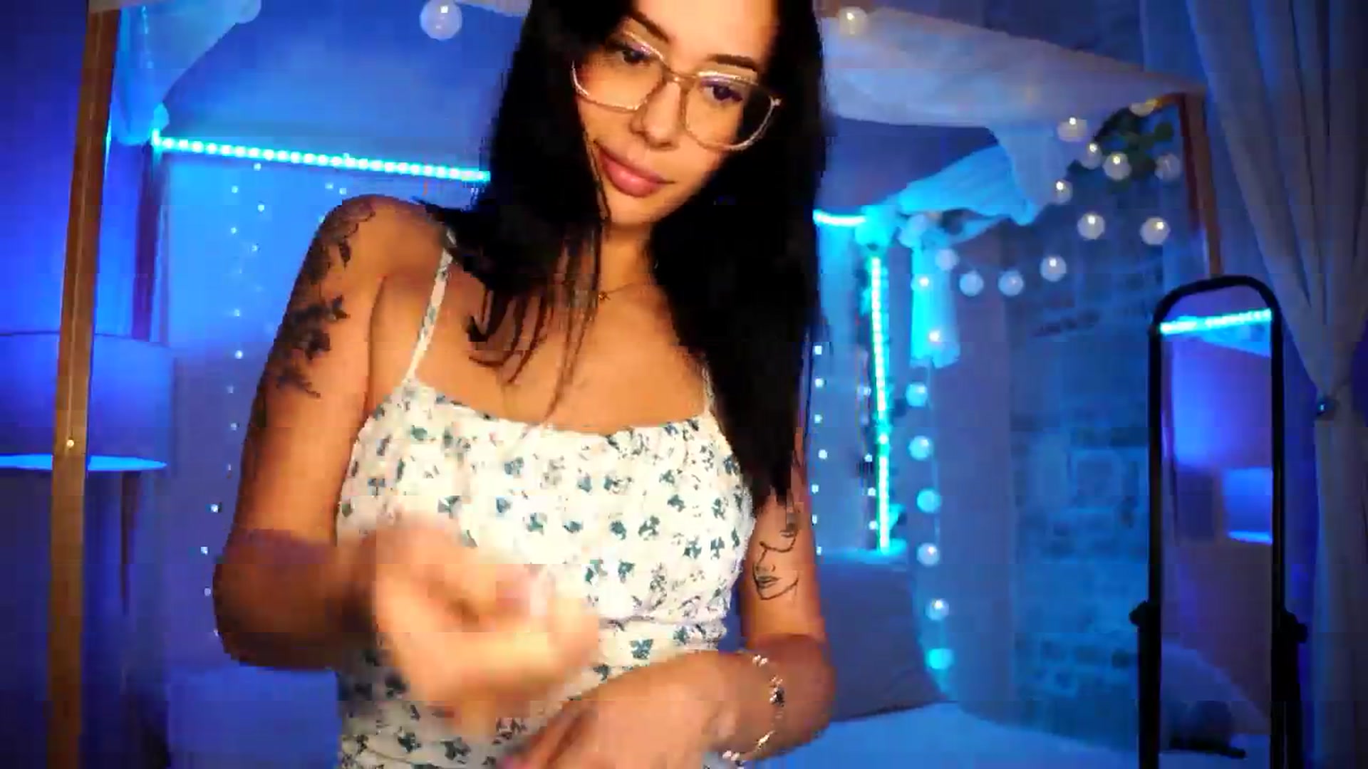 Gallery image thumbnail from Naomii18's myfreecams stream on, 07/29/2024, 21:05 image 7 of 20
