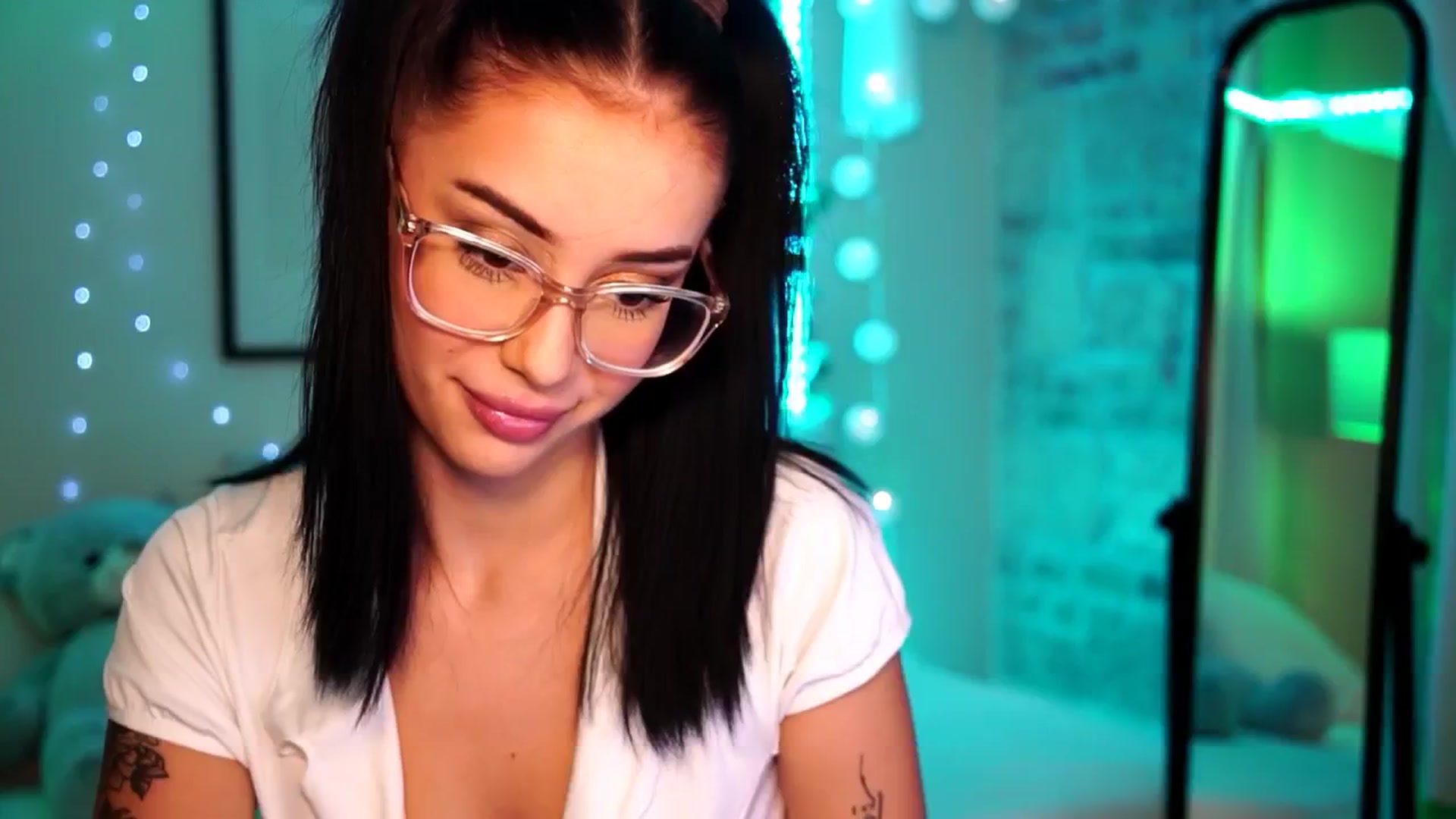 Gallery image thumbnail from Naomii18's myfreecams stream on, 07/30/2024, 18:56 image 6 of 20