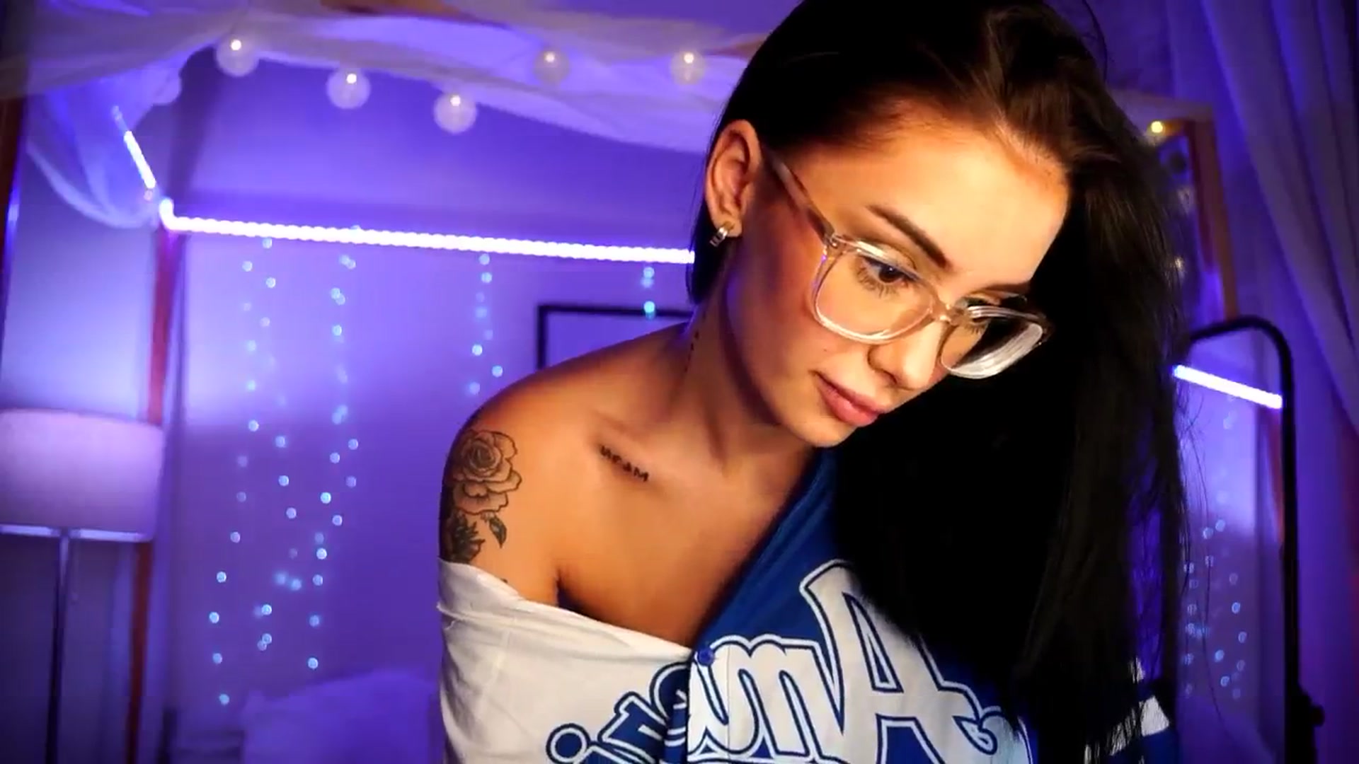 Gallery image thumbnail from Naomii18's myfreecams stream on, 07/30/2024, 22:31 image 16 of 20