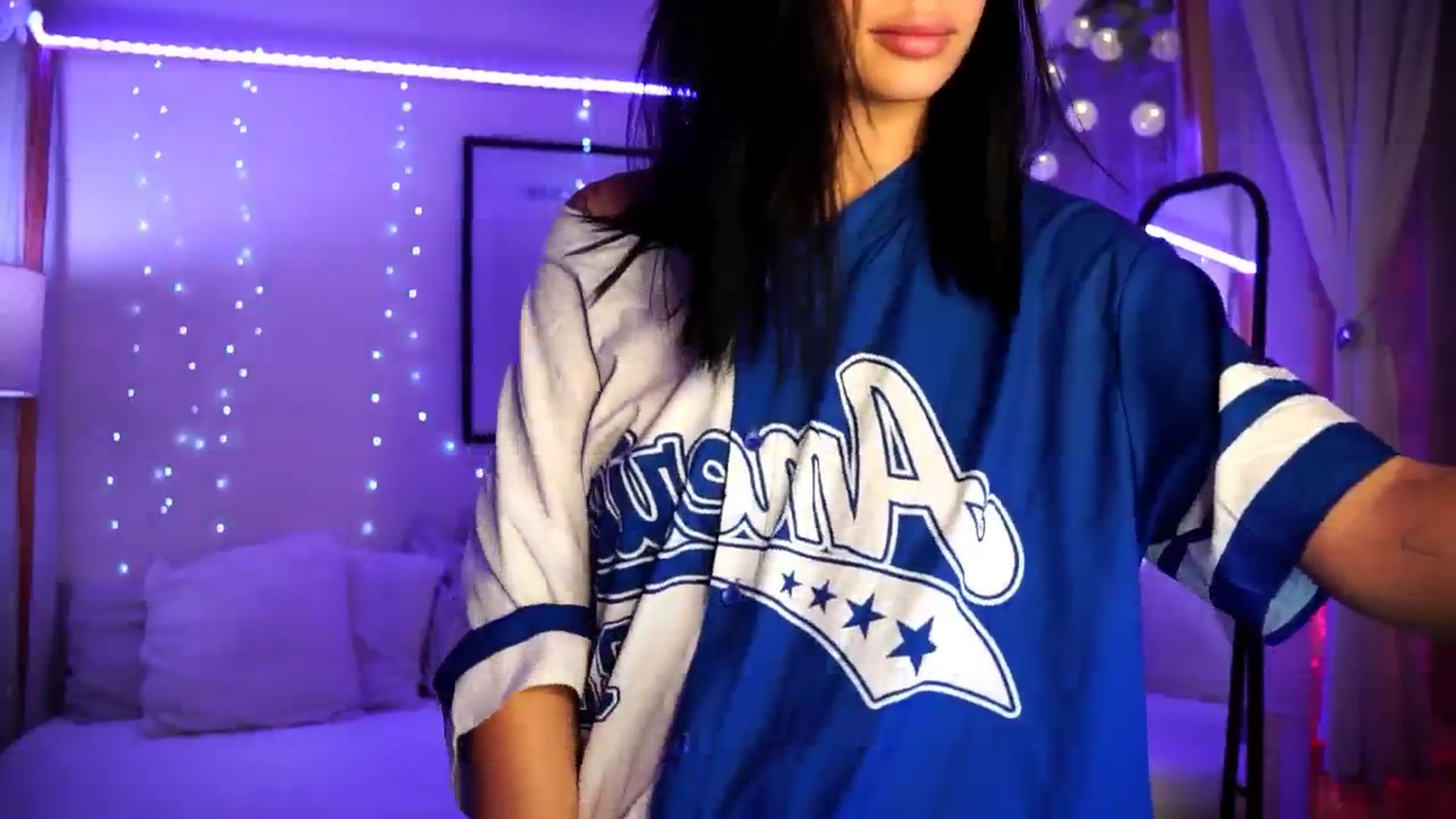 Gallery image thumbnail from Naomii18's myfreecams stream on, 07/30/2024, 22:31 image 19 of 20