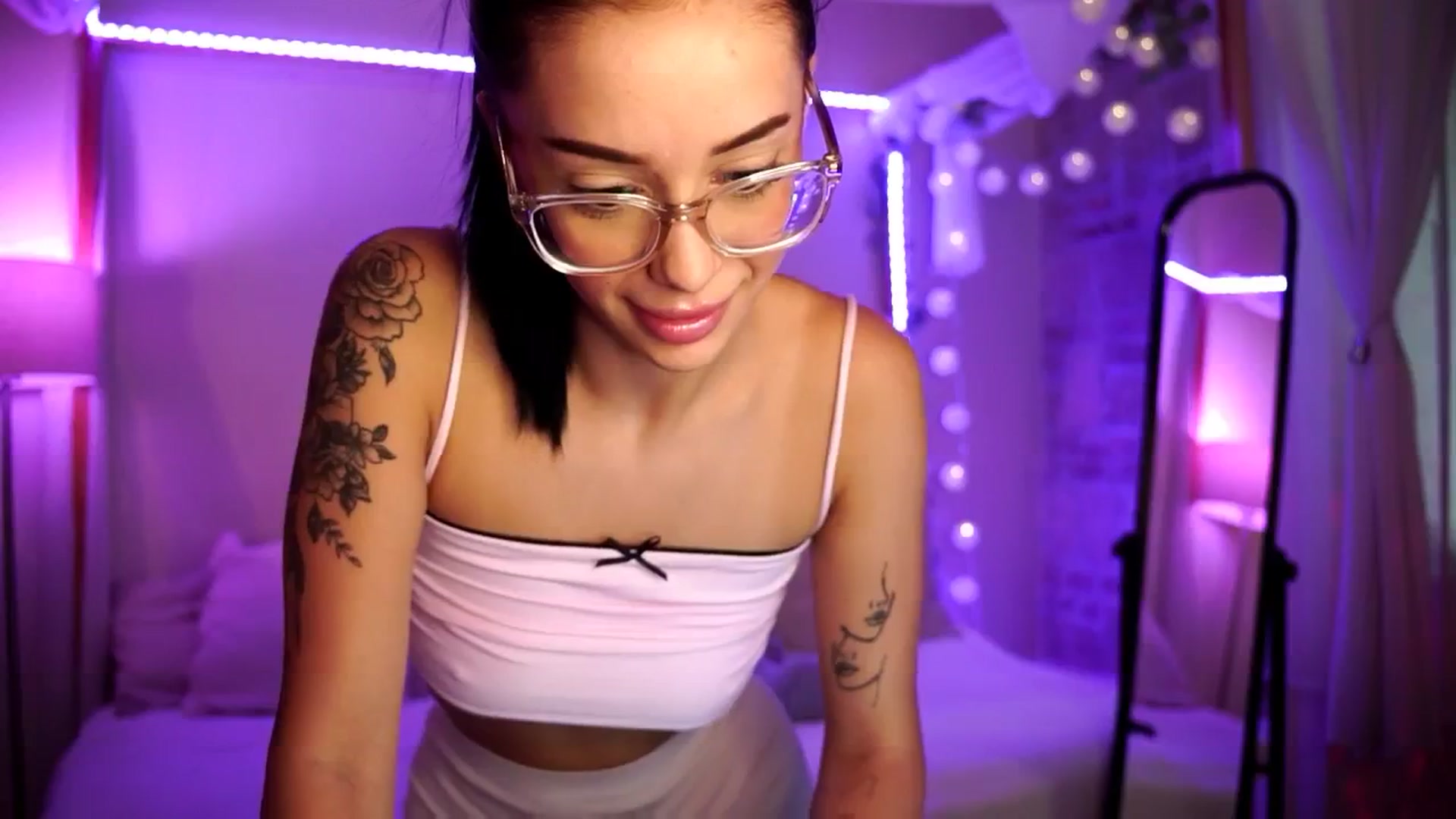 Gallery image thumbnail from Naomii18's myfreecams stream on, 08/02/2024, 13:34 image 3 of 20