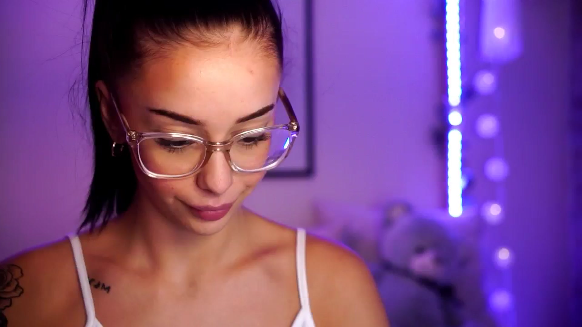 Gallery image thumbnail from Naomii18's myfreecams stream on, 08/02/2024, 17:06 image 11 of 20