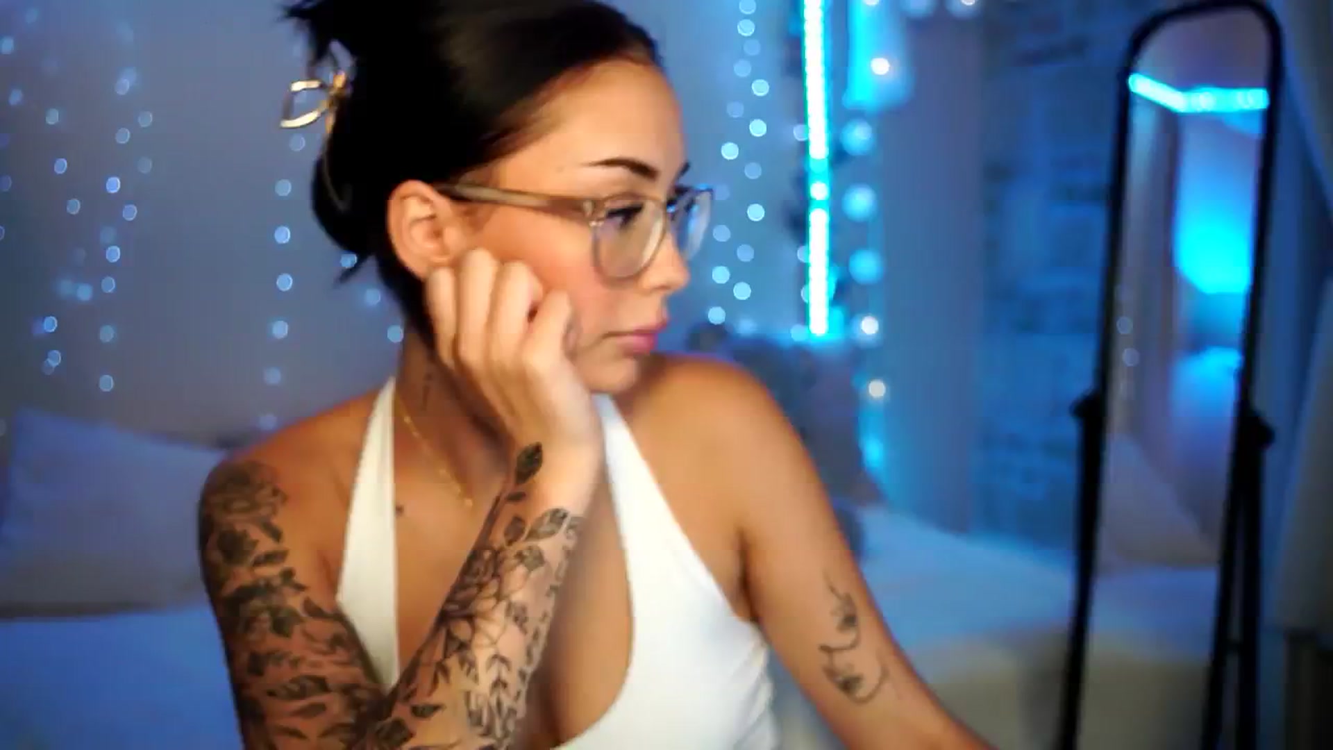 Gallery image thumbnail from Naomii18's myfreecams stream on, 08/09/2024, 19:34 image 1 of 20