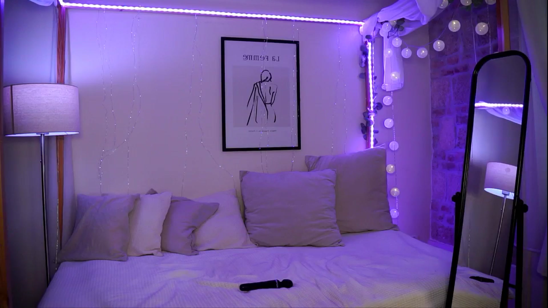 Gallery image thumbnail from Naomii18's myfreecams stream on, 08/13/2024, 13:29 image 16 of 20