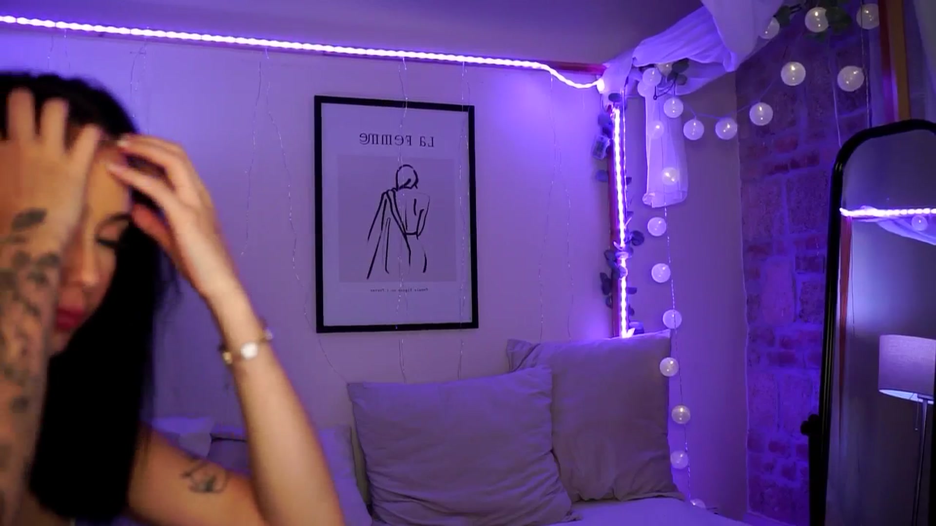 Gallery image thumbnail from Naomii18's myfreecams stream on, 08/14/2024, 16:09 image 15 of 20