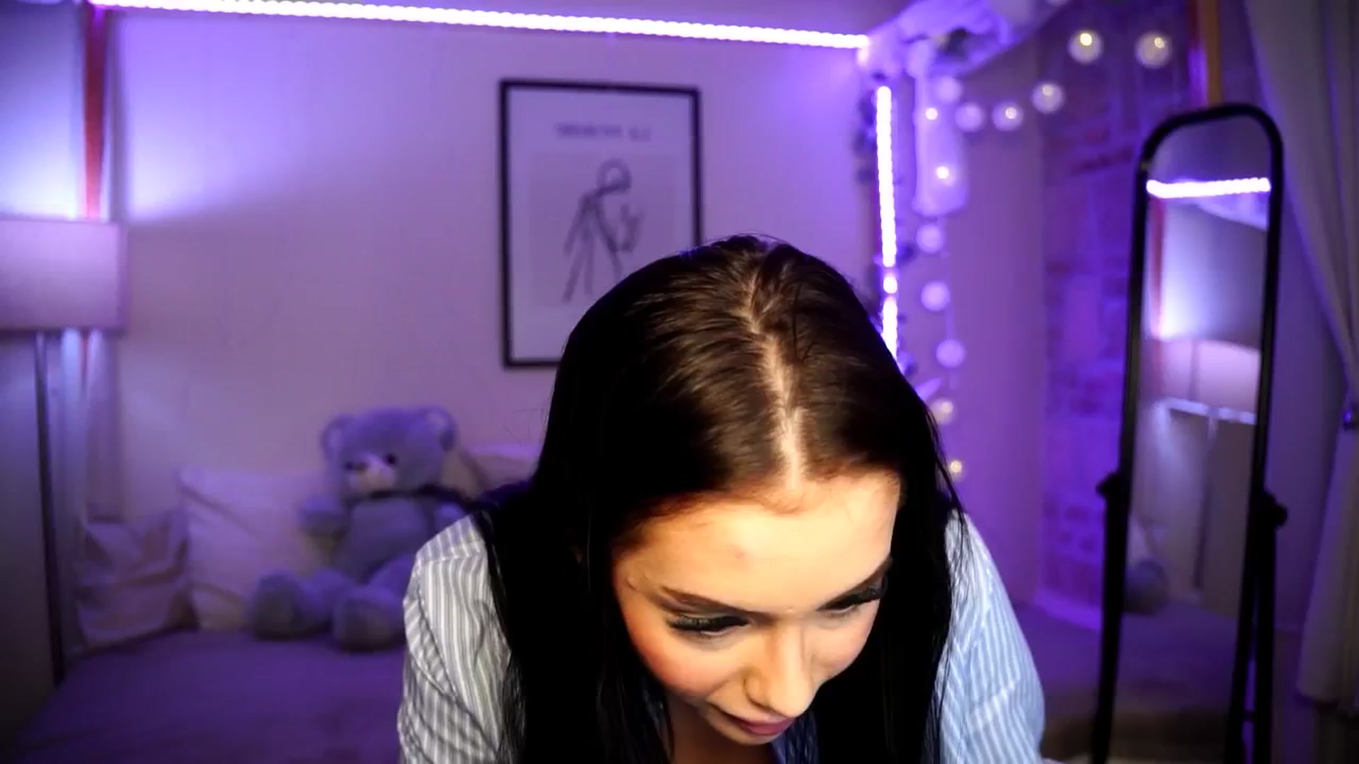 Gallery image thumbnail from Naomii18's myfreecams stream on, 08/15/2024, 17:43 image 7 of 20