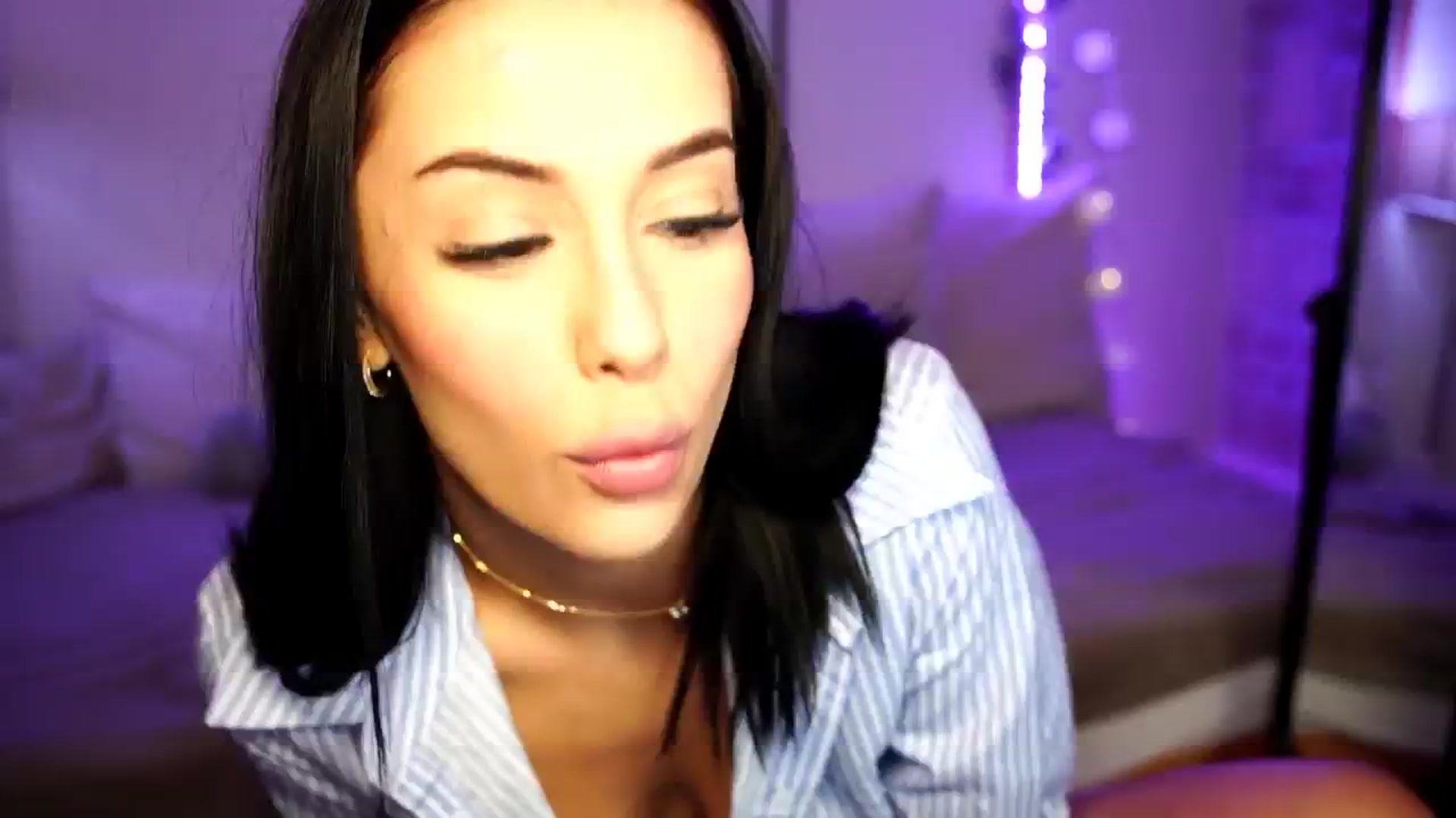 Gallery image thumbnail from Naomii18's myfreecams stream on, 08/15/2024, 19:08 image 19 of 20