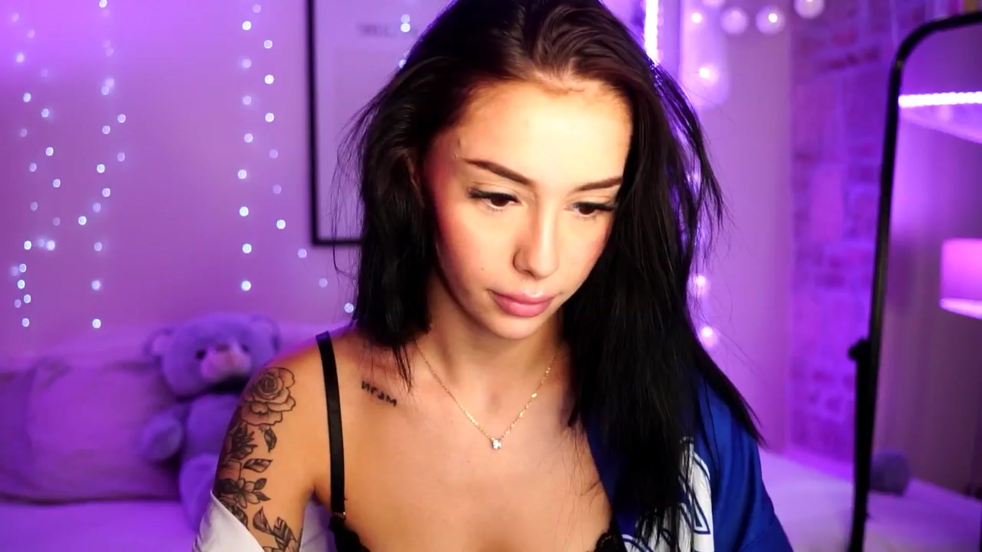 Gallery image thumbnail from Naomii18's myfreecams stream on, 08/20/2024, 12:25 image 12 of 20