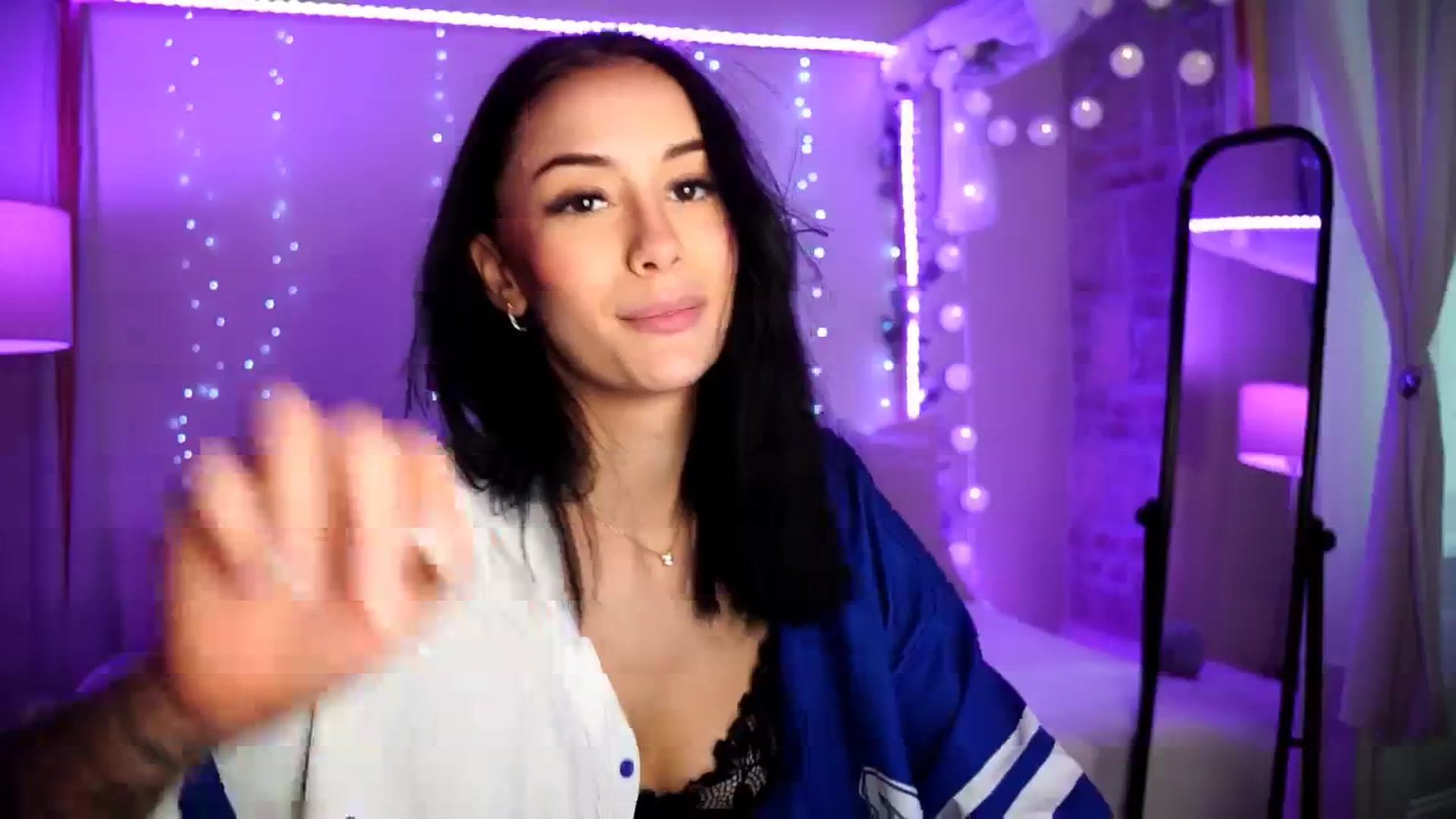 Gallery image thumbnail from Naomii18's myfreecams stream on, 08/20/2024, 12:25 image 5 of 20