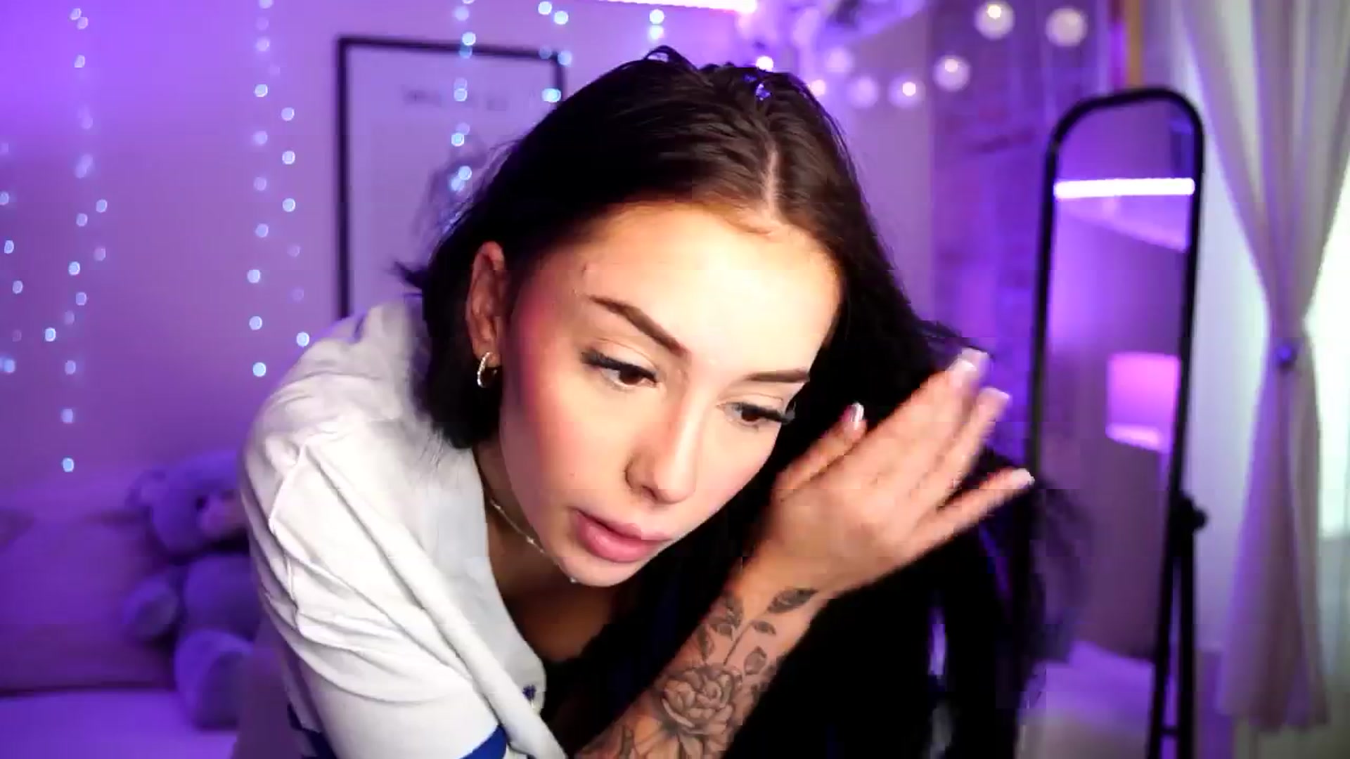 Gallery image thumbnail from Naomii18's myfreecams stream on, 08/20/2024, 12:25 image 3 of 20