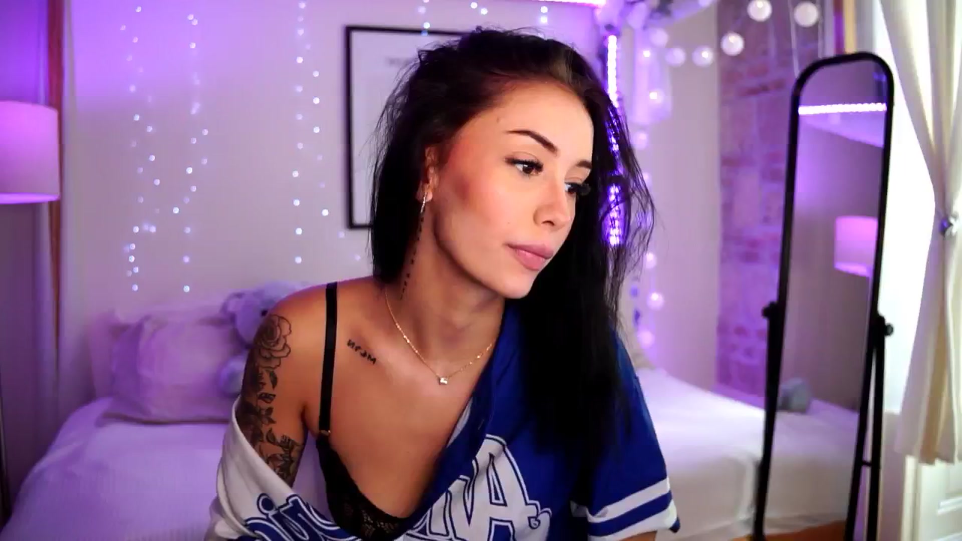 Gallery image thumbnail from Naomii18's myfreecams stream on, 08/20/2024, 12:25 image 1 of 20