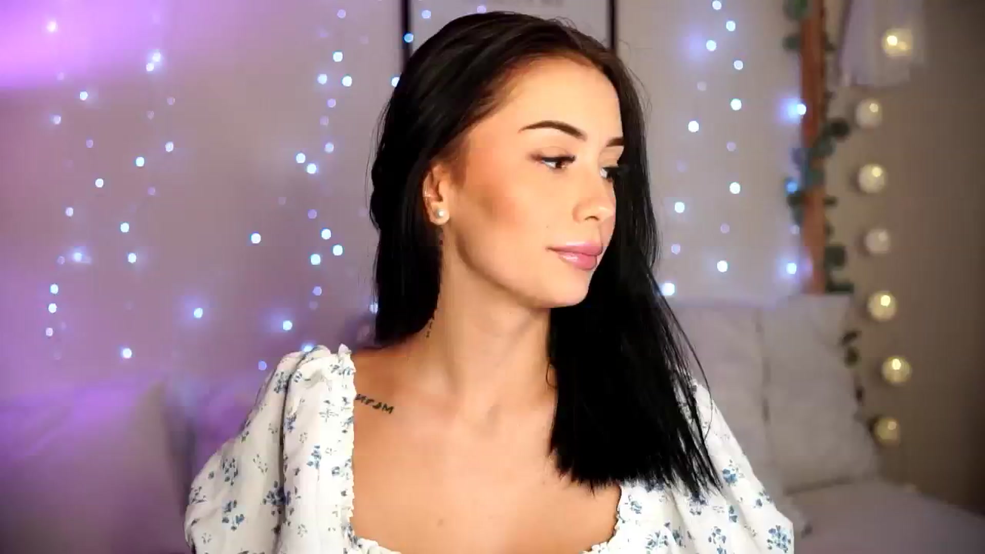Gallery image thumbnail from Naomii18's myfreecams stream on, 08/24/2024, 13:41 image 4 of 20