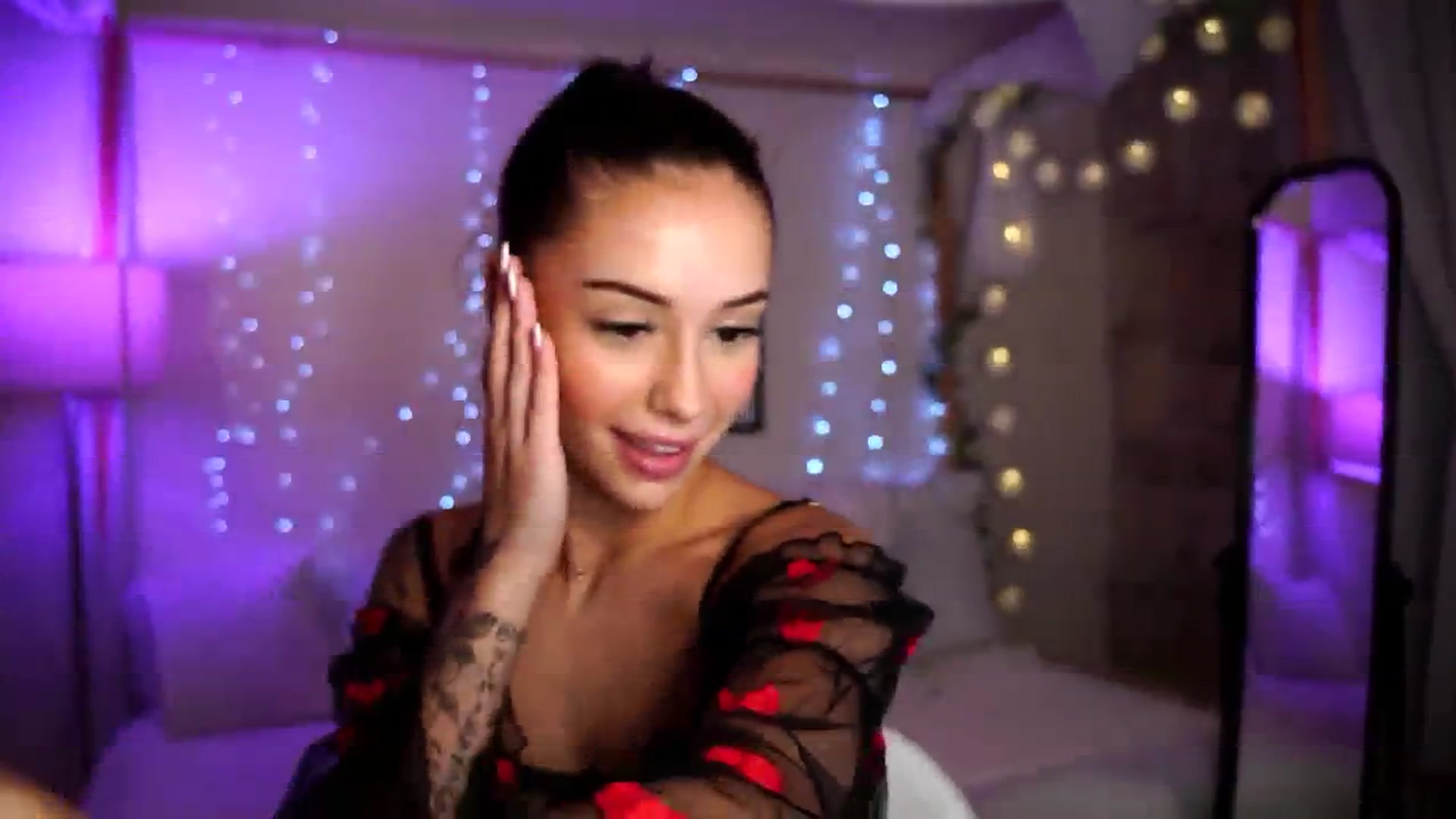 Gallery image thumbnail from Naomii18's myfreecams stream on, 08/25/2024, 18:25 image 5 of 20