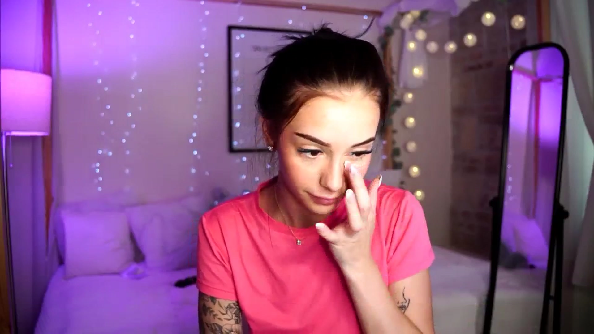 Gallery image thumbnail from Naomii18's myfreecams stream on, 08/26/2024, 16:06 image 20 of 20
