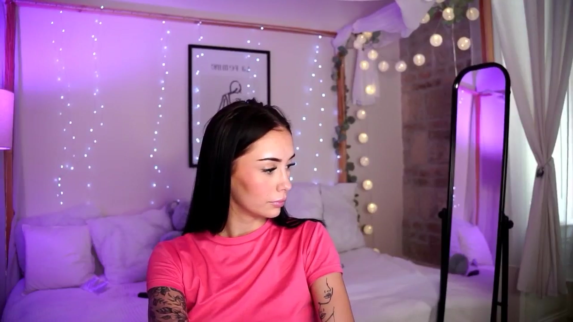 Gallery image thumbnail from Naomii18's myfreecams stream on, 08/26/2024, 16:06 image 4 of 20