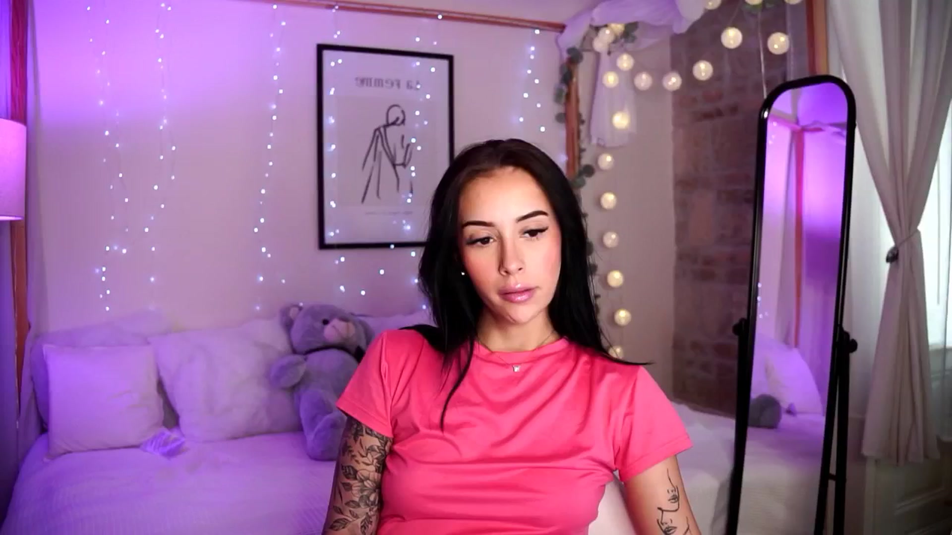 Gallery image thumbnail from Naomii18's myfreecams stream on, 08/26/2024, 16:06 image 1 of 20