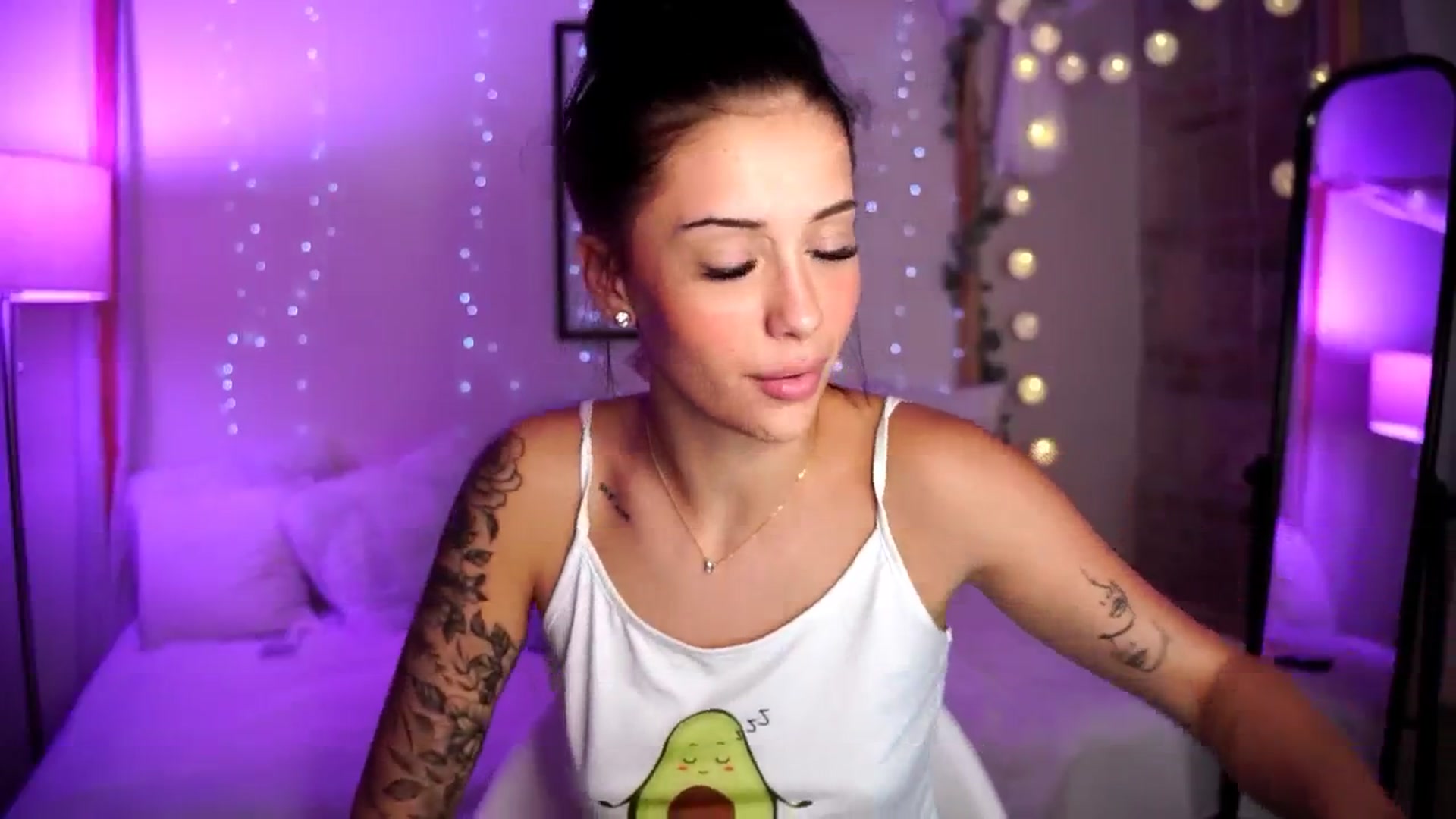 Gallery image thumbnail from Naomii18's myfreecams stream on, 08/27/2024, 16:05 image 20 of 20