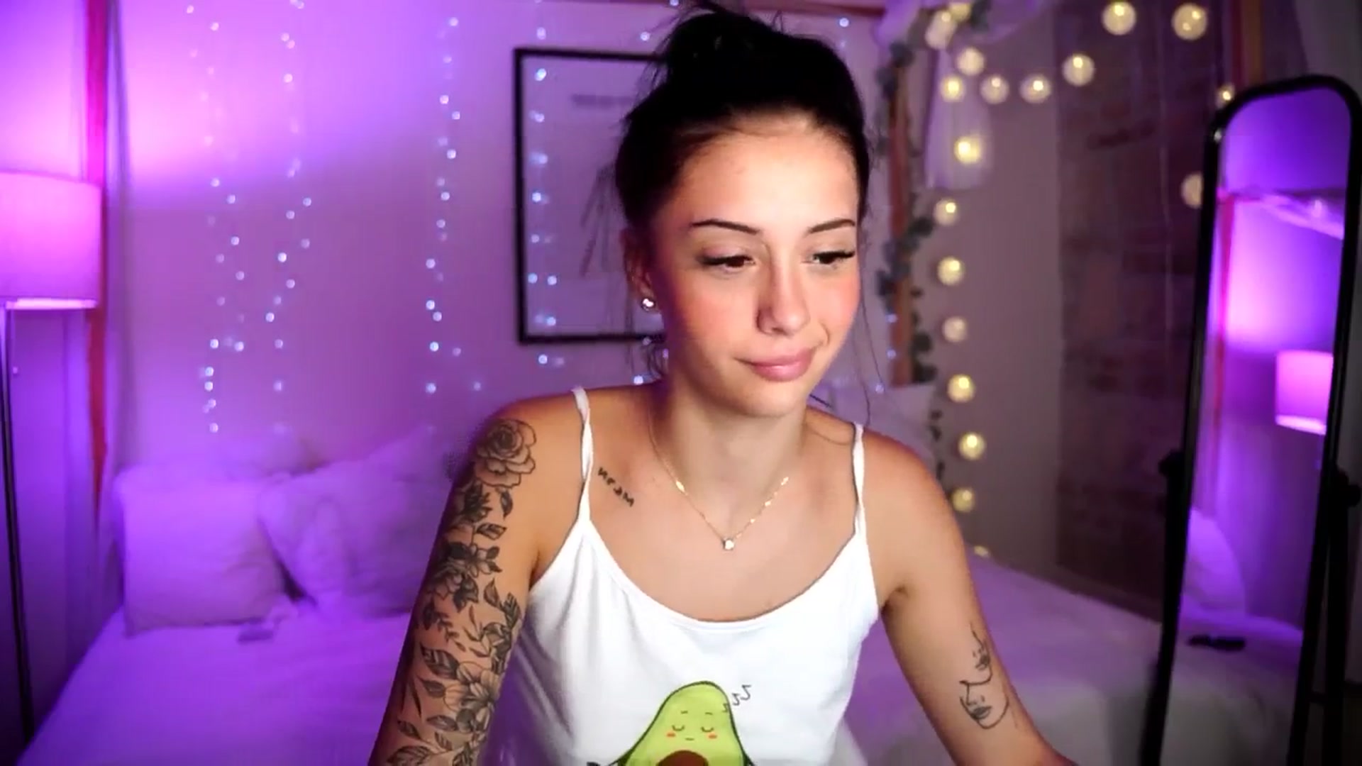 Gallery image thumbnail from Naomii18's myfreecams stream on, 08/27/2024, 16:05 image 19 of 20