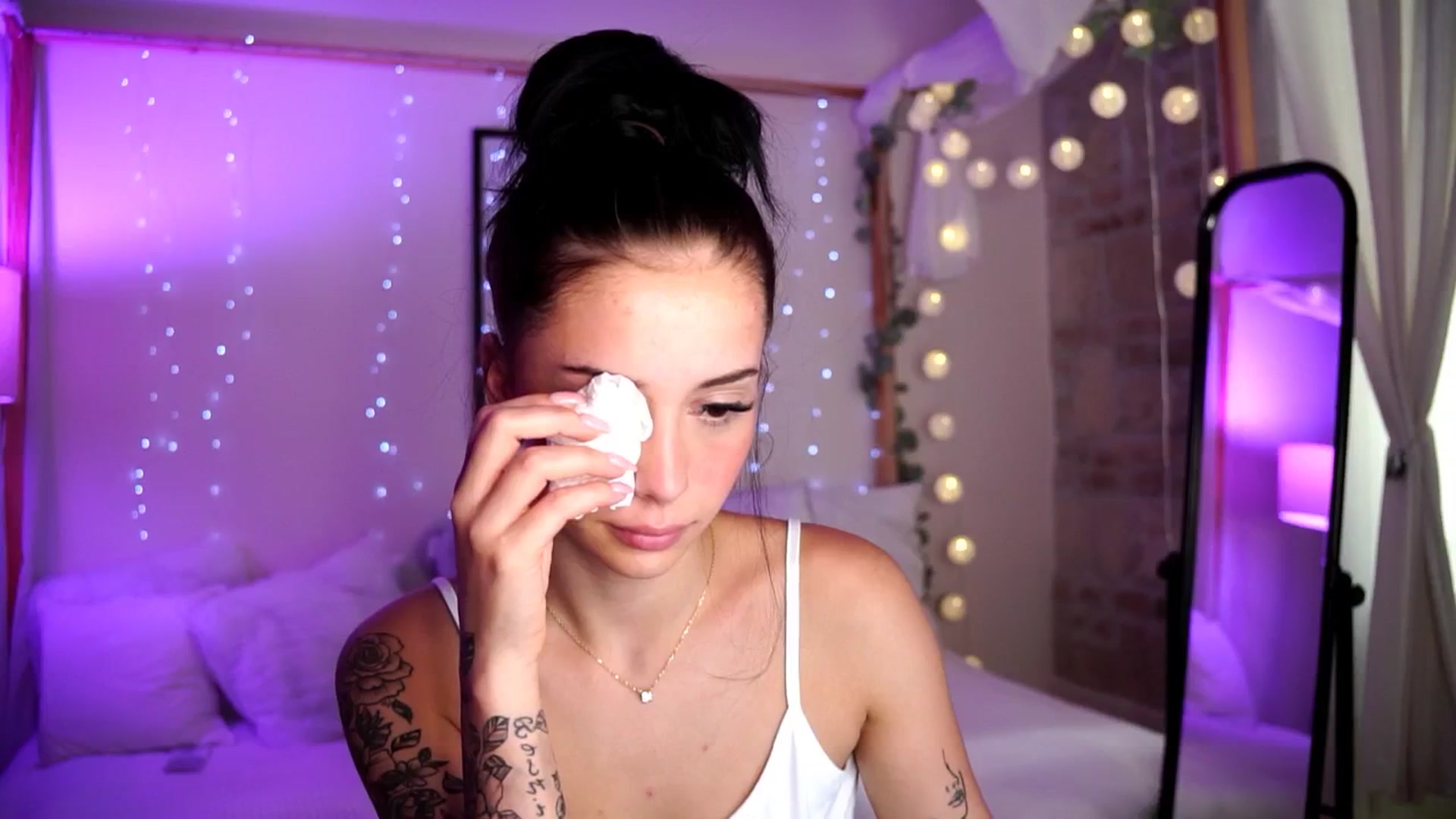 Gallery image thumbnail from Naomii18's myfreecams stream on, 08/27/2024, 16:05 image 3 of 20