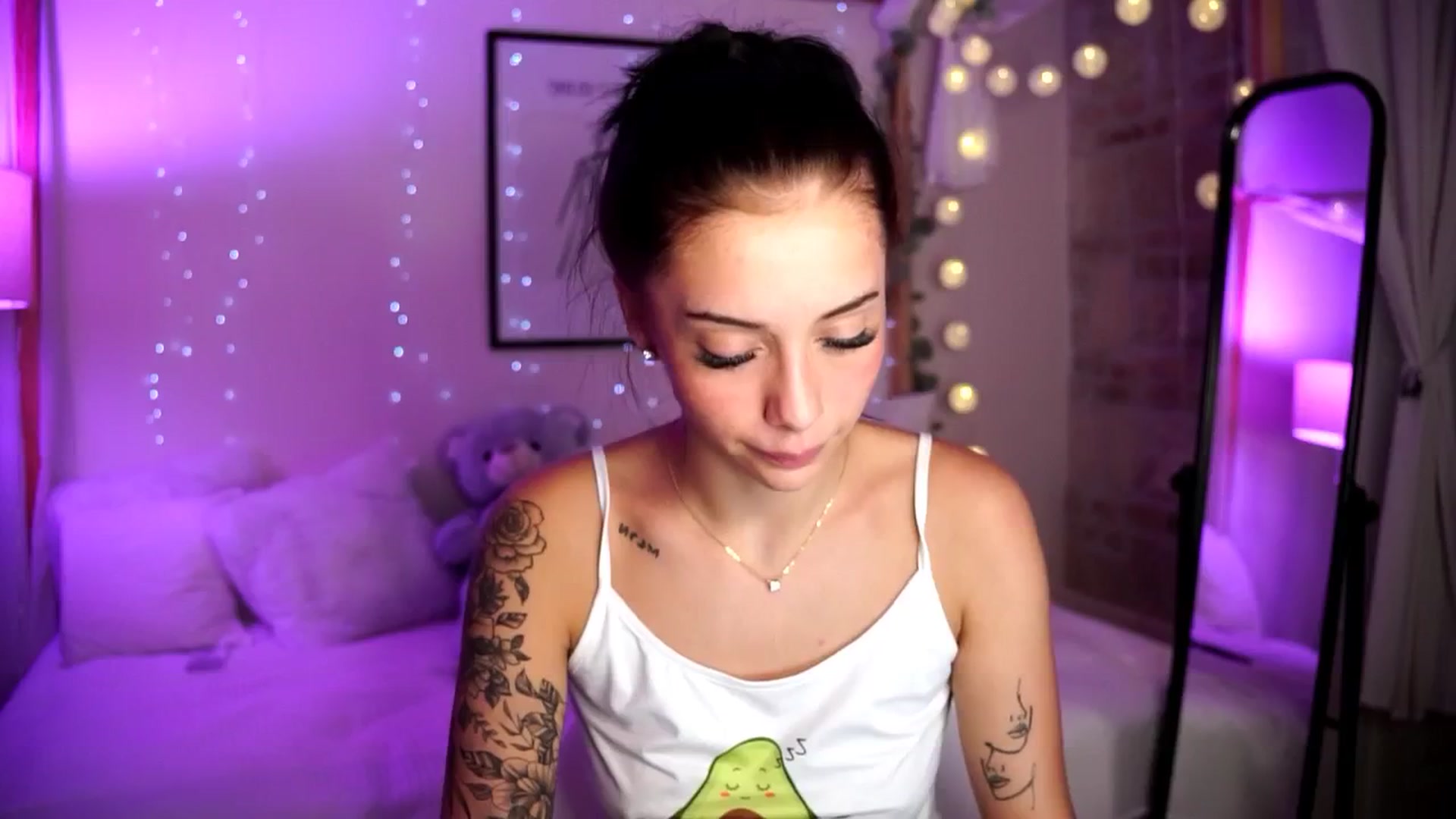 Gallery image thumbnail from Naomii18's myfreecams stream on, 08/27/2024, 16:46 image 13 of 20