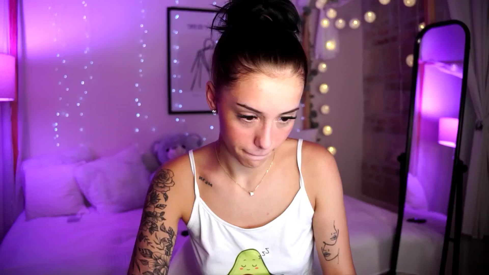 Gallery image thumbnail from Naomii18's myfreecams stream on, 08/27/2024, 16:46 image 6 of 20