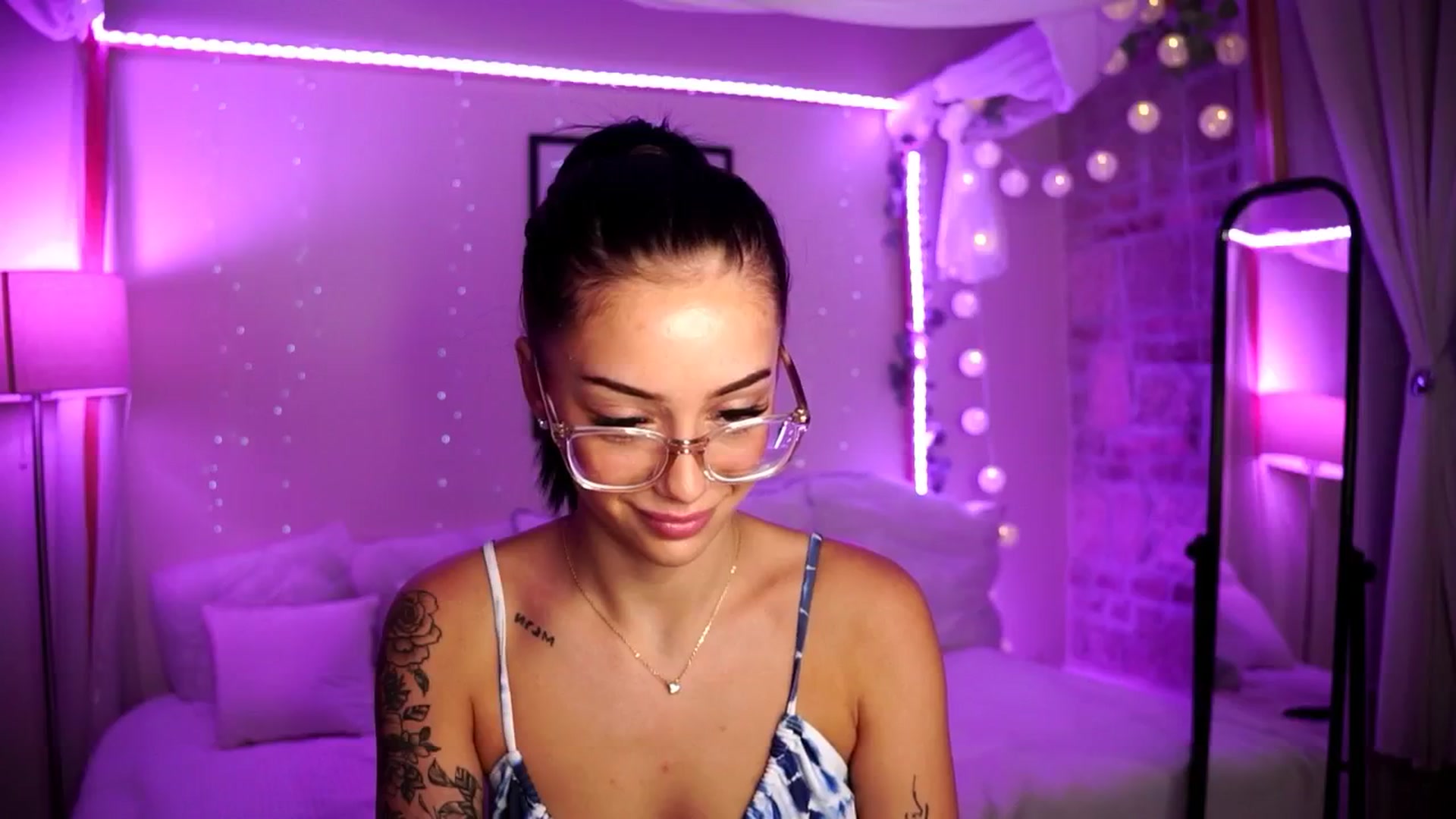 Gallery image thumbnail from Naomii18's myfreecams stream on, 08/28/2024, 18:10 image 20 of 20