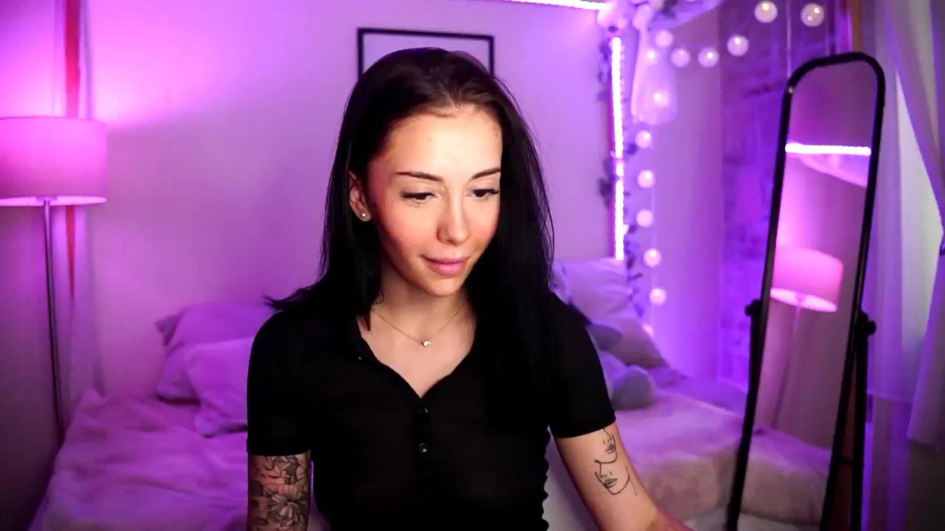 Gallery image thumbnail from Naomii18's myfreecams stream on, 09/01/2024, 15:21 image 10 of 20