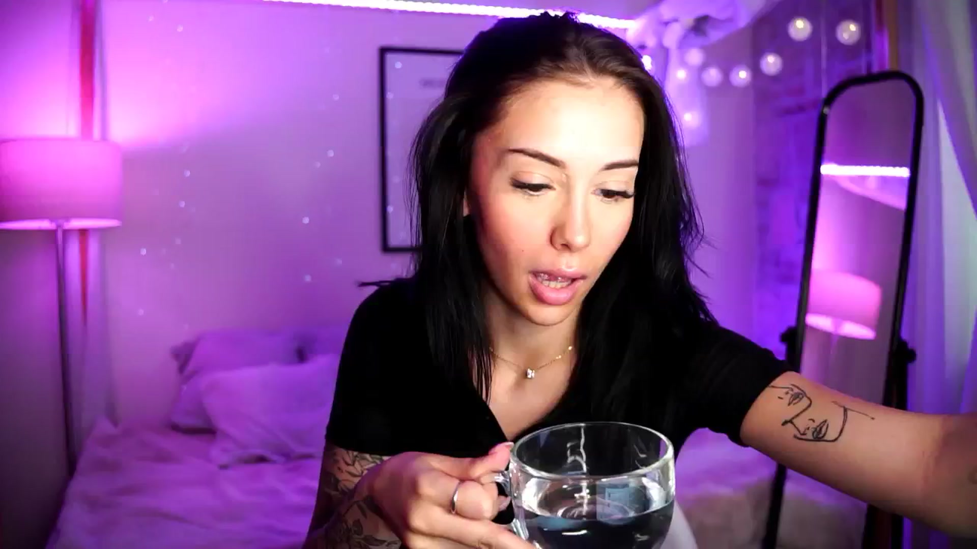 Gallery image thumbnail from Naomii18's myfreecams stream on, 09/01/2024, 15:21 image 9 of 20
