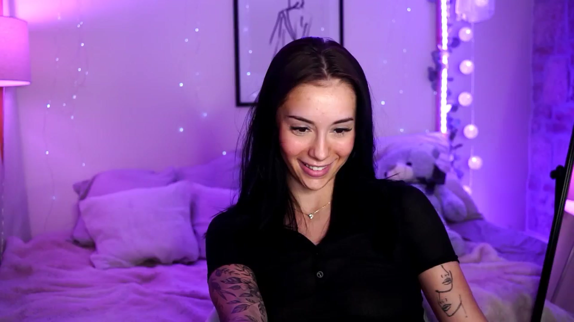 Gallery image thumbnail from Naomii18's myfreecams stream on, 09/01/2024, 17:28 image 17 of 20