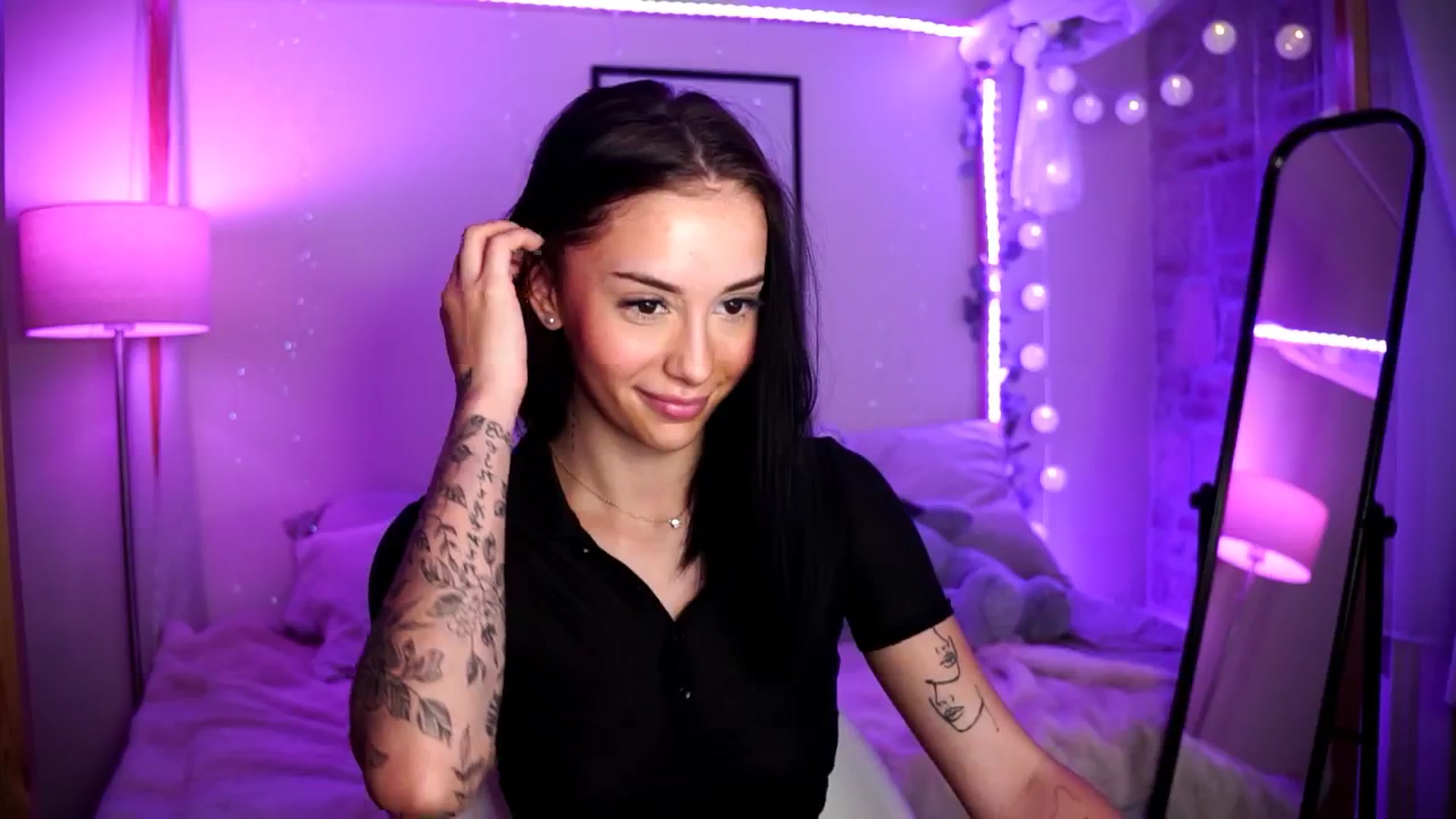Gallery image thumbnail from Naomii18's myfreecams stream on, 09/01/2024, 17:28 image 13 of 20