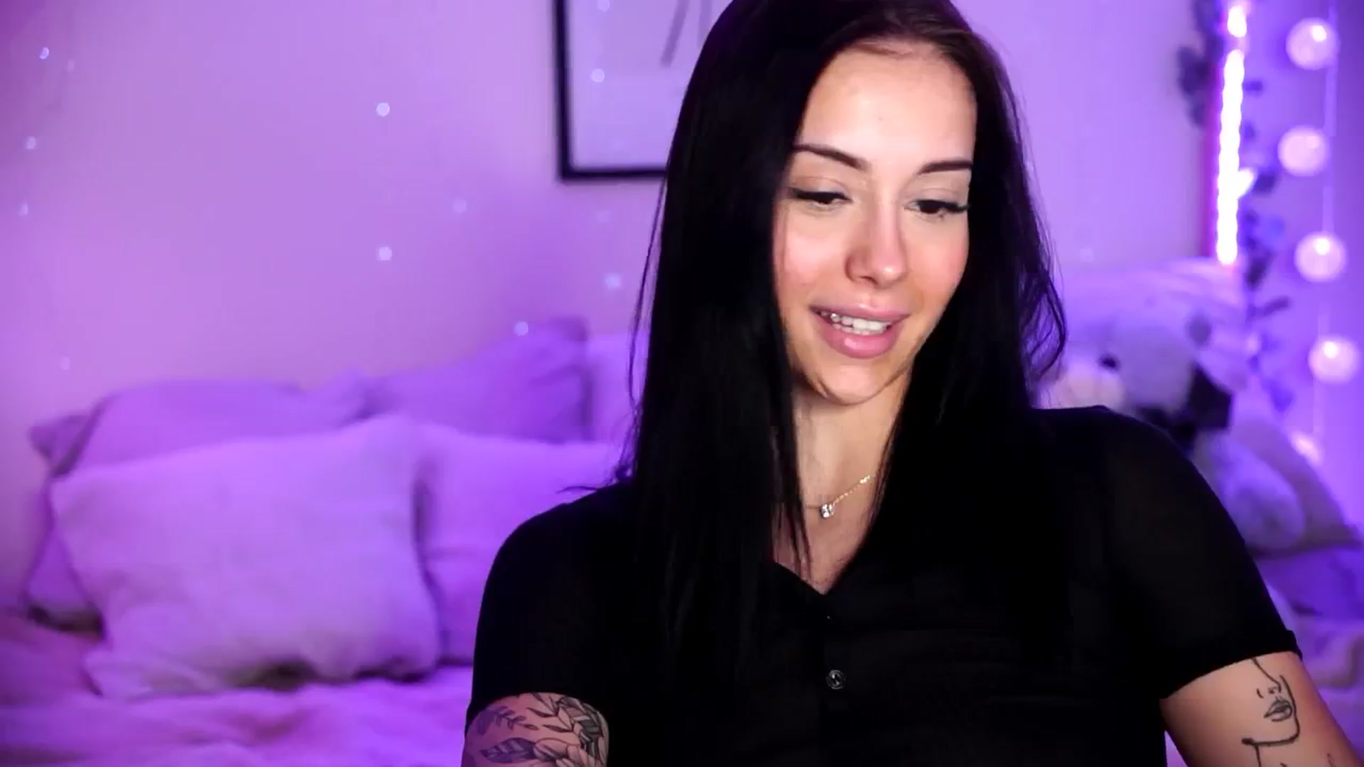 Gallery image thumbnail from Naomii18's myfreecams stream on, 09/01/2024, 17:28 image 16 of 20