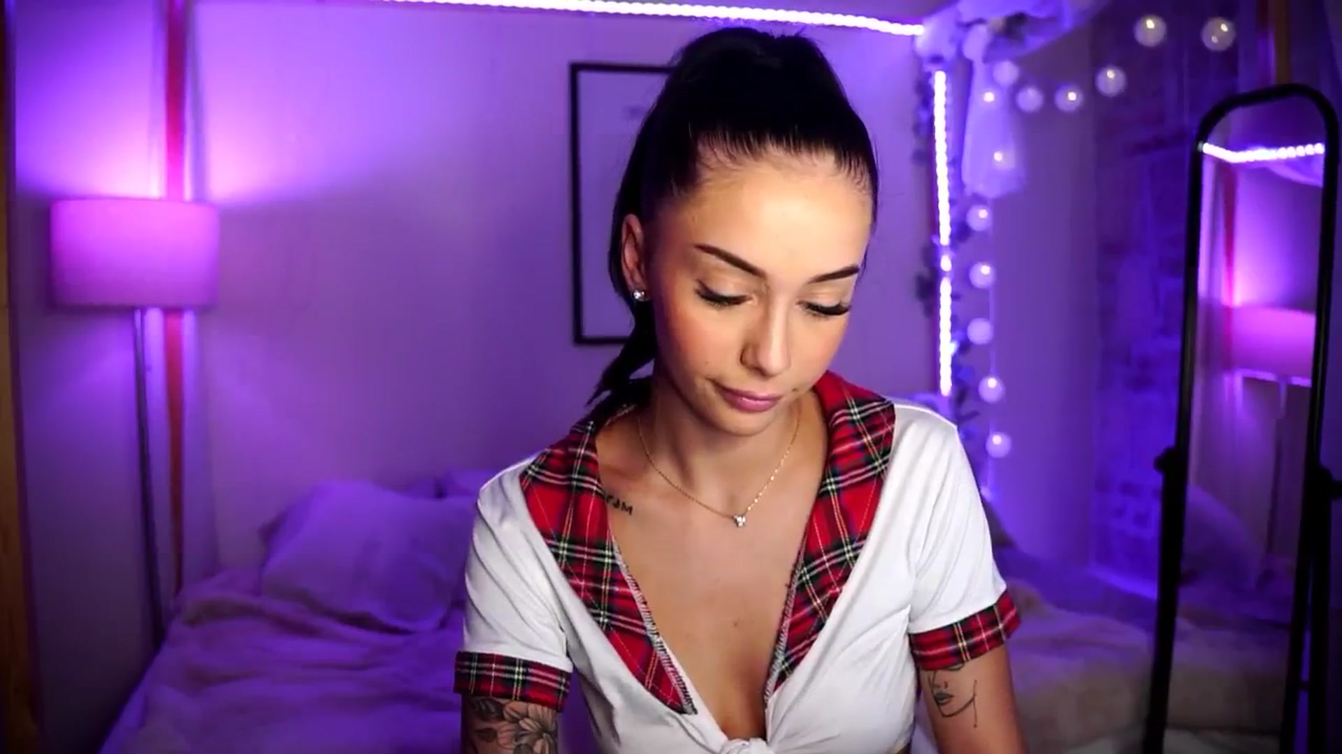 Gallery image thumbnail from Naomii18's myfreecams stream on, 09/03/2024, 18:29 image 12 of 20