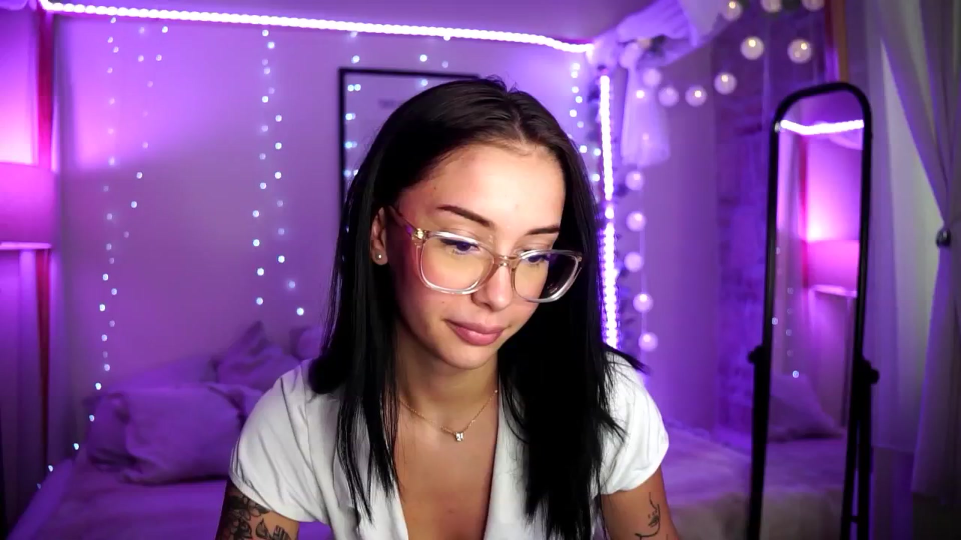 Gallery image thumbnail from Naomii18's myfreecams stream on, 09/06/2024, 14:14 image 11 of 20