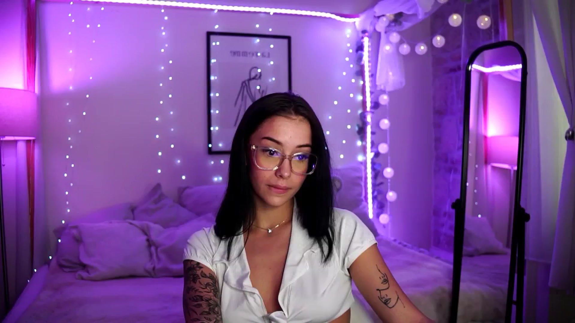 Gallery image thumbnail from Naomii18's myfreecams stream on, 09/06/2024, 14:14 image 17 of 20