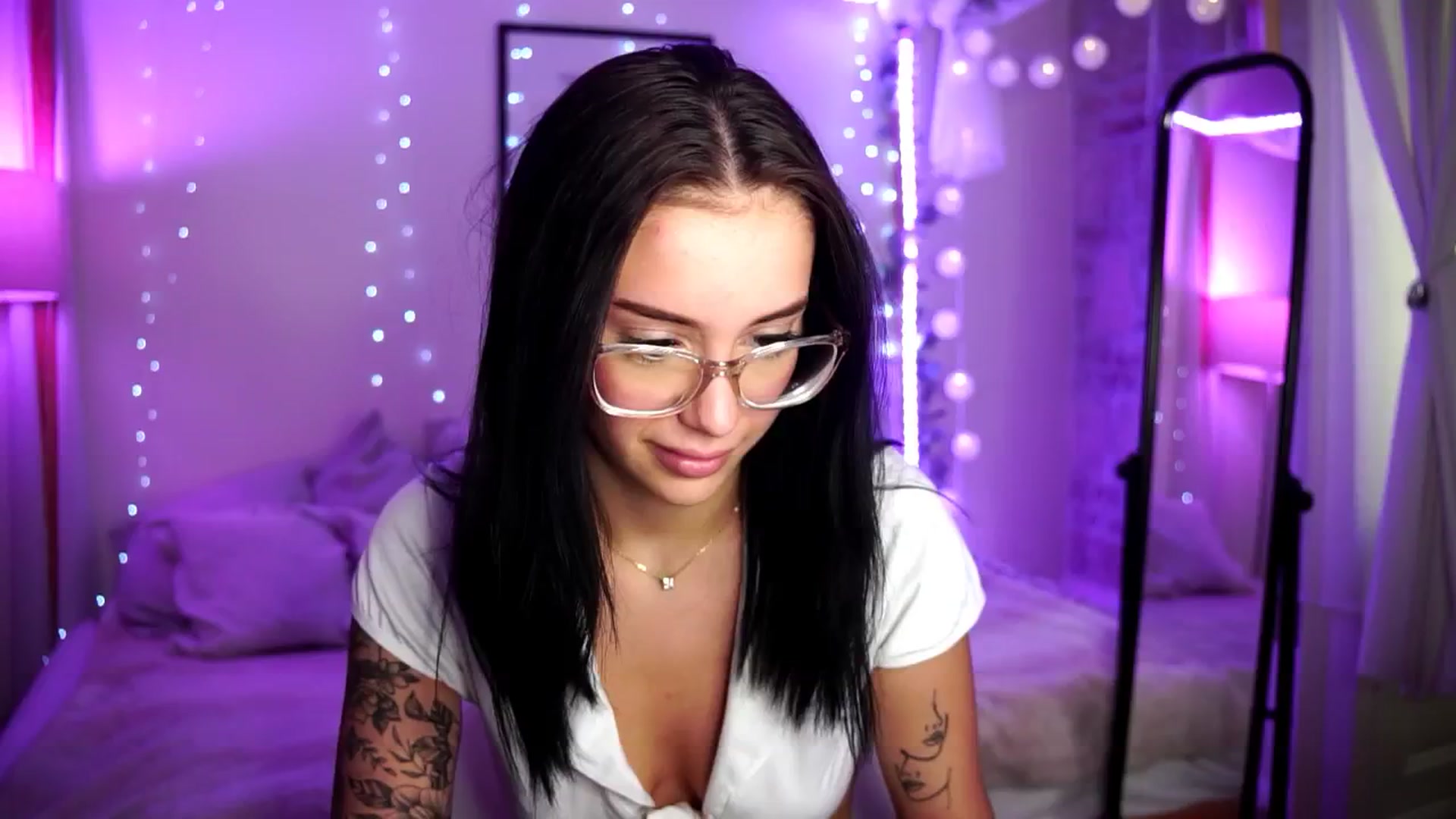 Gallery image thumbnail from Naomii18's myfreecams stream on, 09/06/2024, 14:14 image 1 of 20